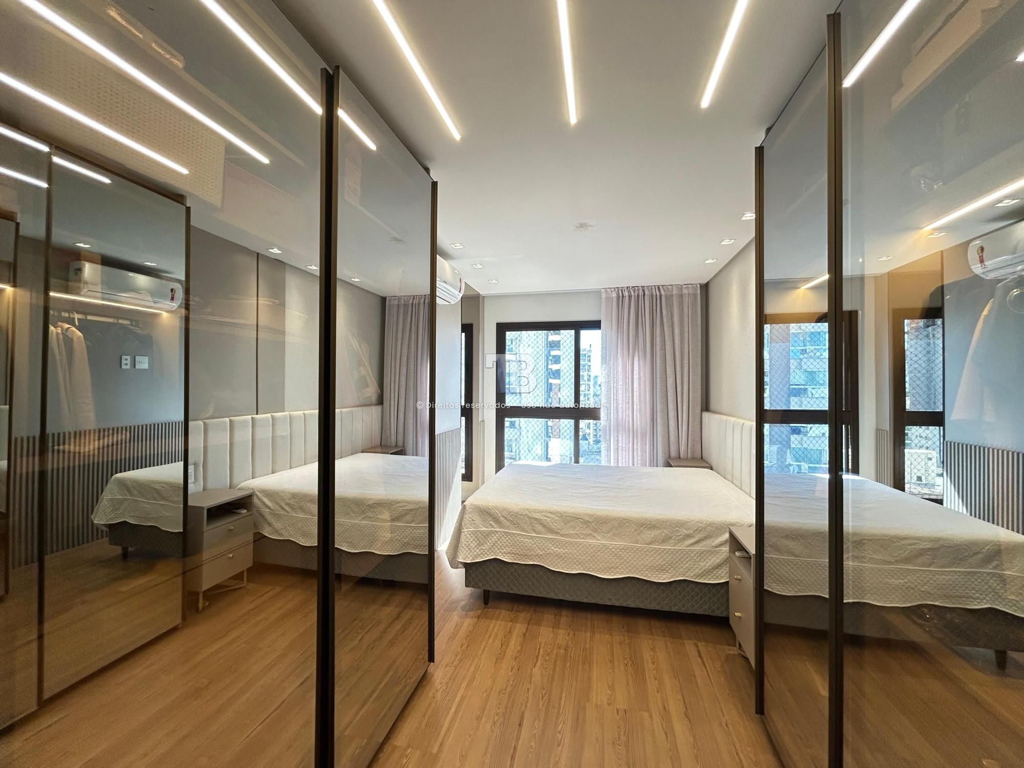 Apartamento Semimobiliado com 3 suítes