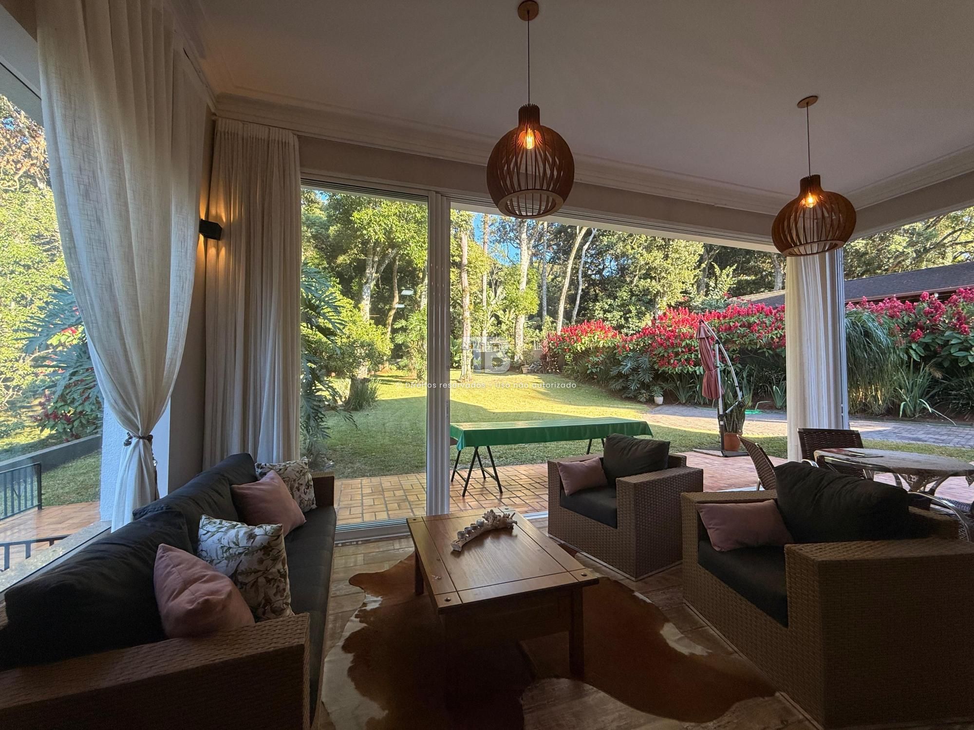 Casa Mobiliada Em Condomínio Fechado