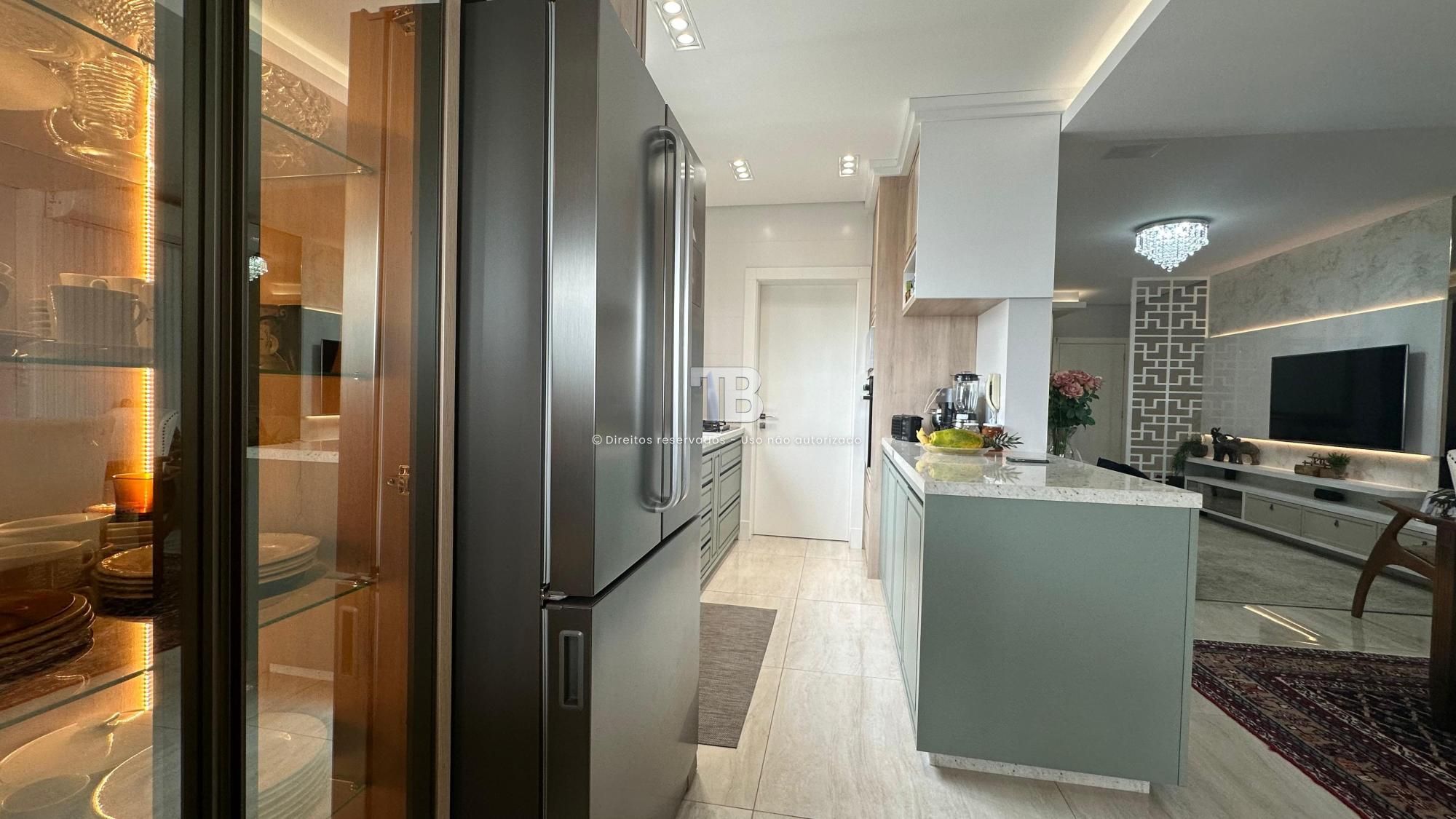 Apartamento Semimobiliado no Centro