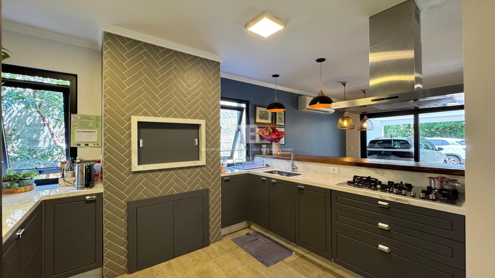 Casa em Condomínio Fechado