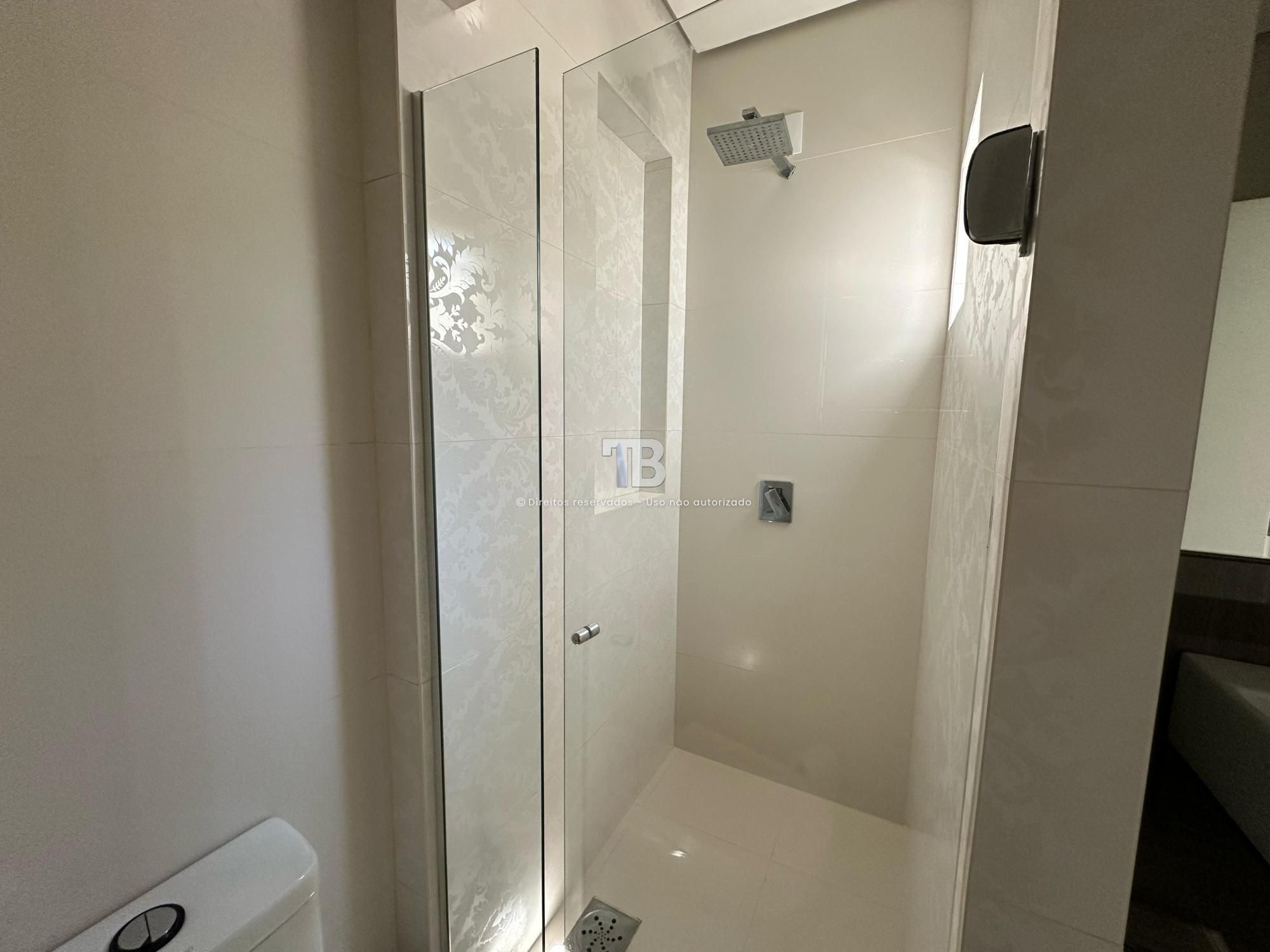 294 – Casa com 4 quartos, 2 suítes e piscina no Seminário, Chapecó à venda