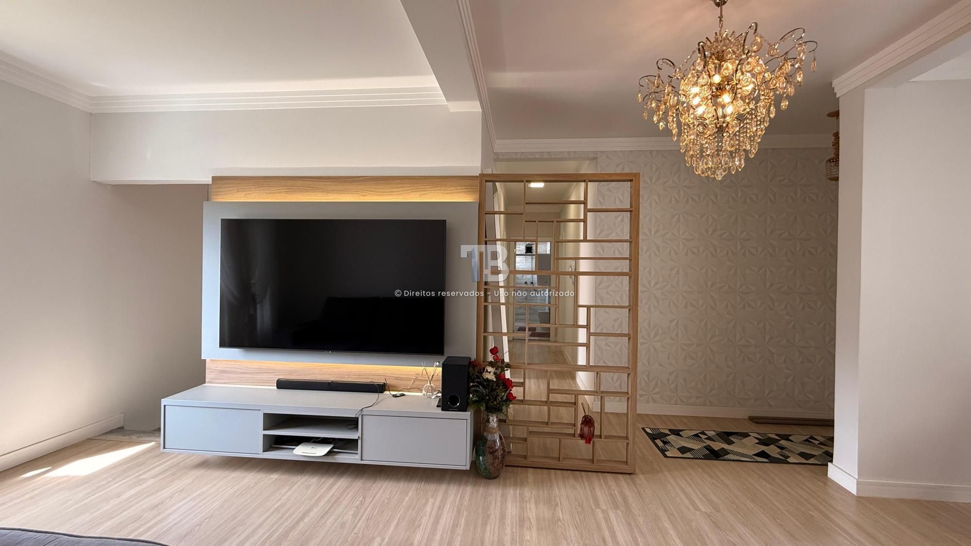 Casa Mobiliada à Venda