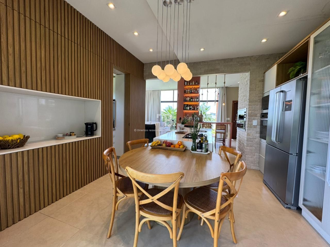 Casa Semimobiliada em Condomínio Fechado