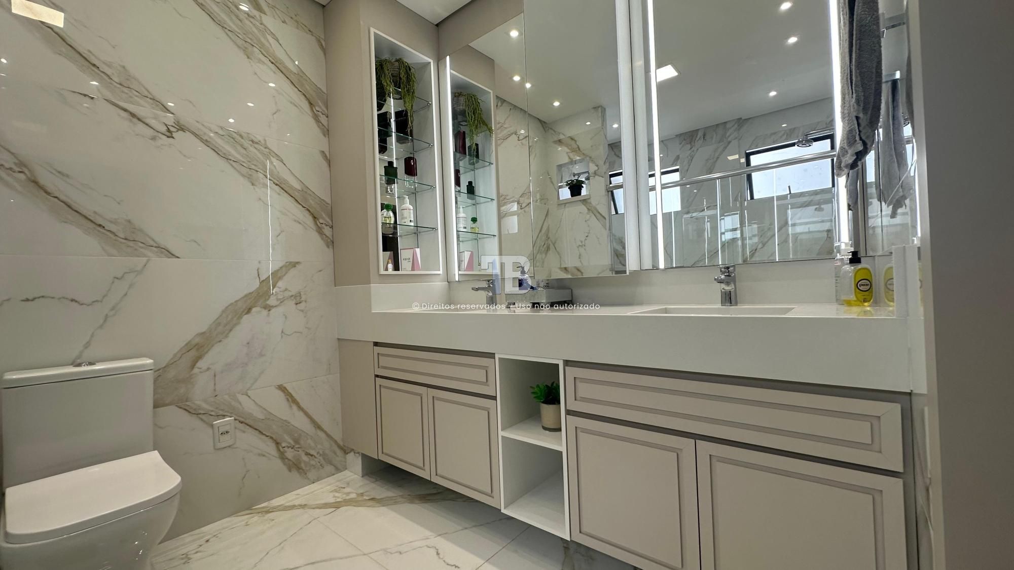 Apartamento Semimobiliado no Centro