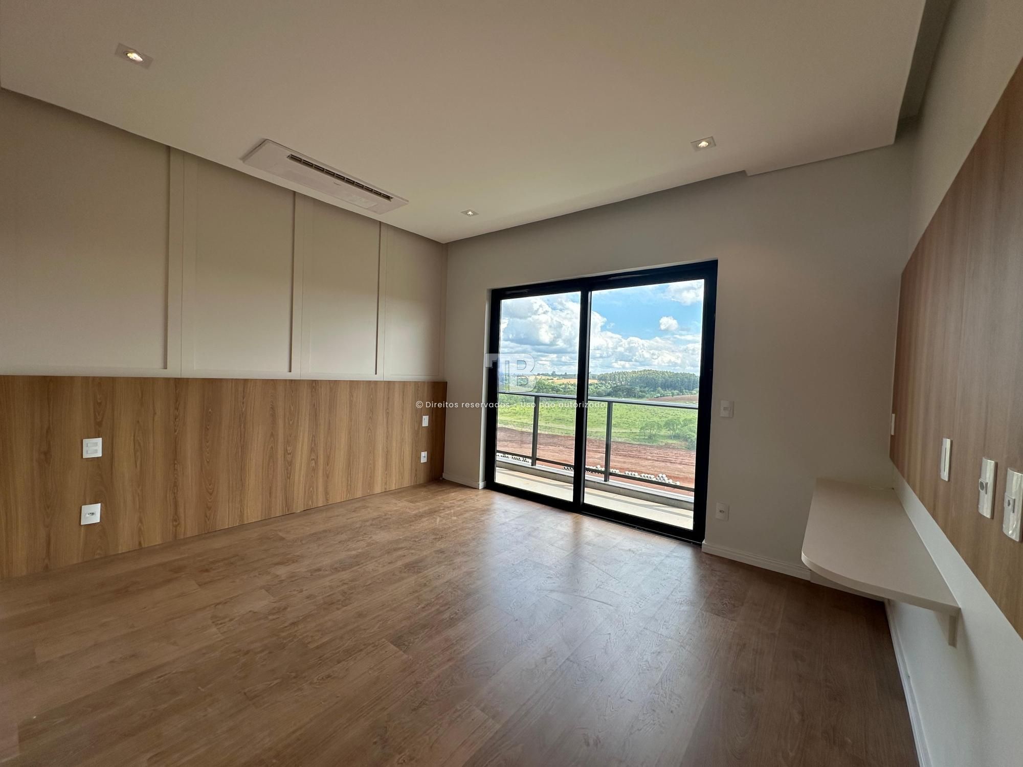 Casa em Condomínio Fechado