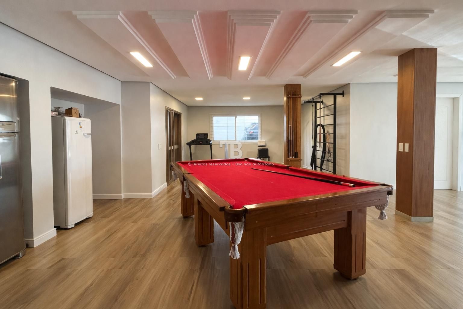 Casa de Alto Padrão Semimobiliada