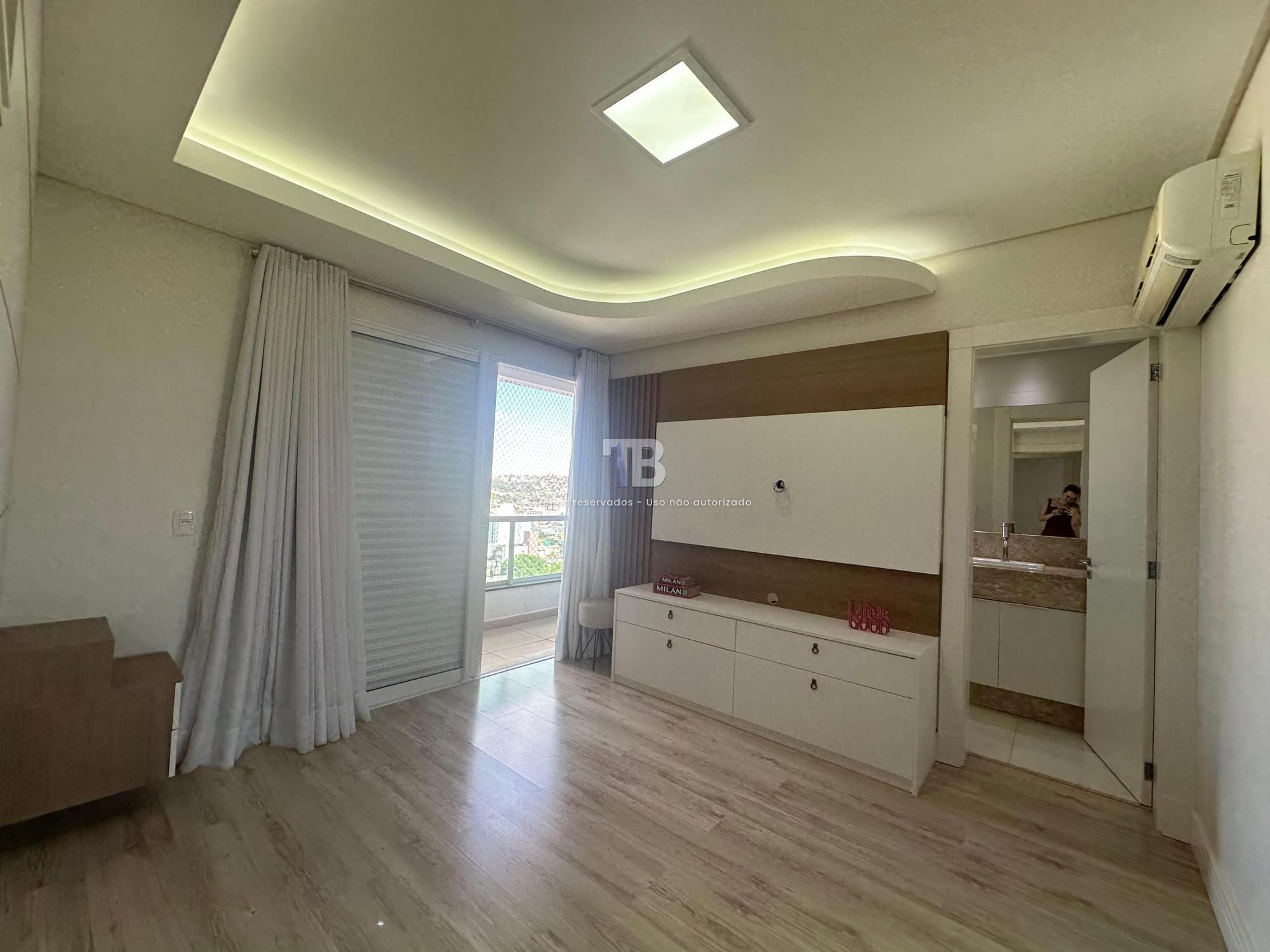 Apartamento de 3 Suítes, Centro