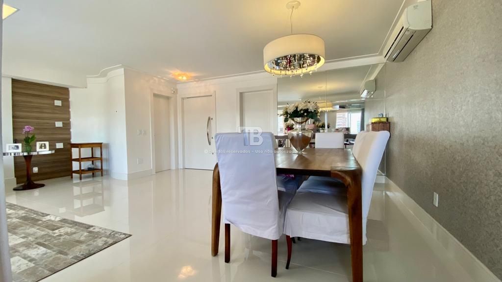 Apartamento Exclusivo: 3 Suítes, Centro