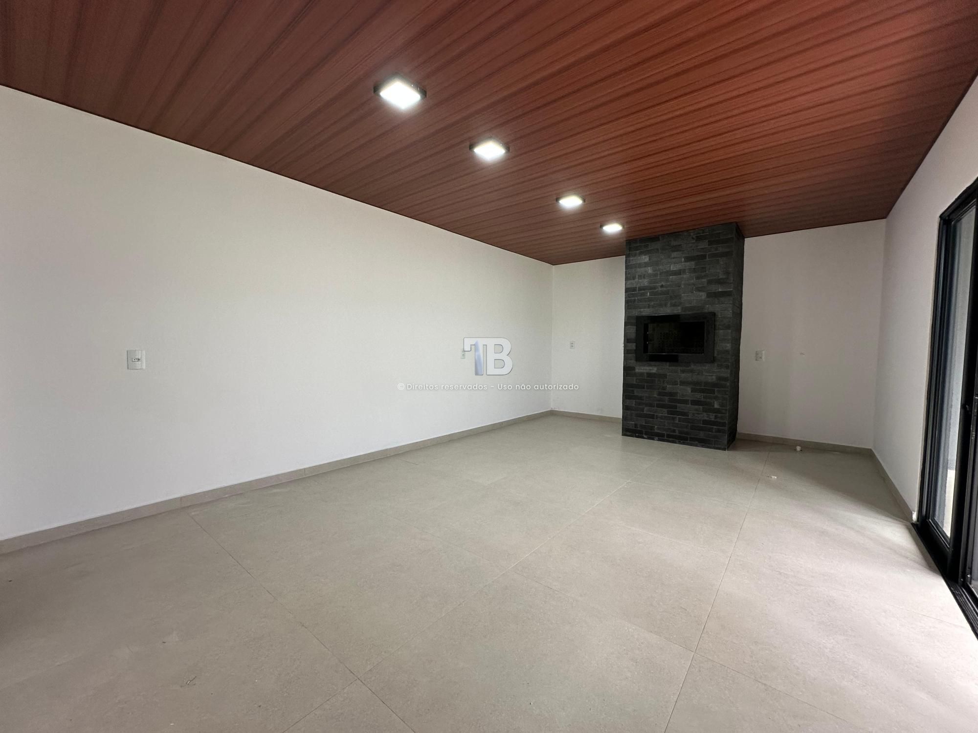 Casa com quatro dormitórios, sendo duas suítes à venda