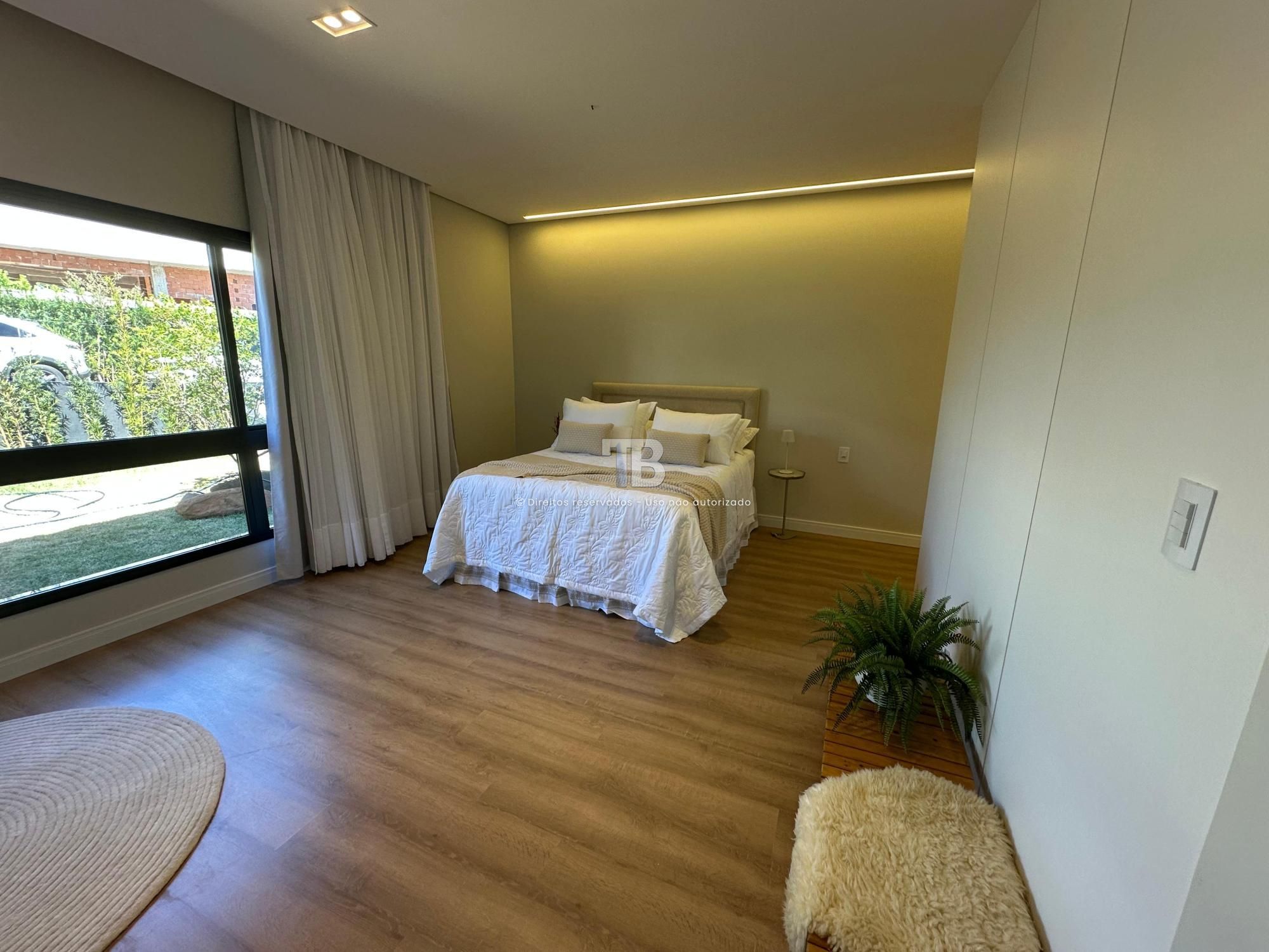 Casa Semimobiliada em Condomínio Fechado