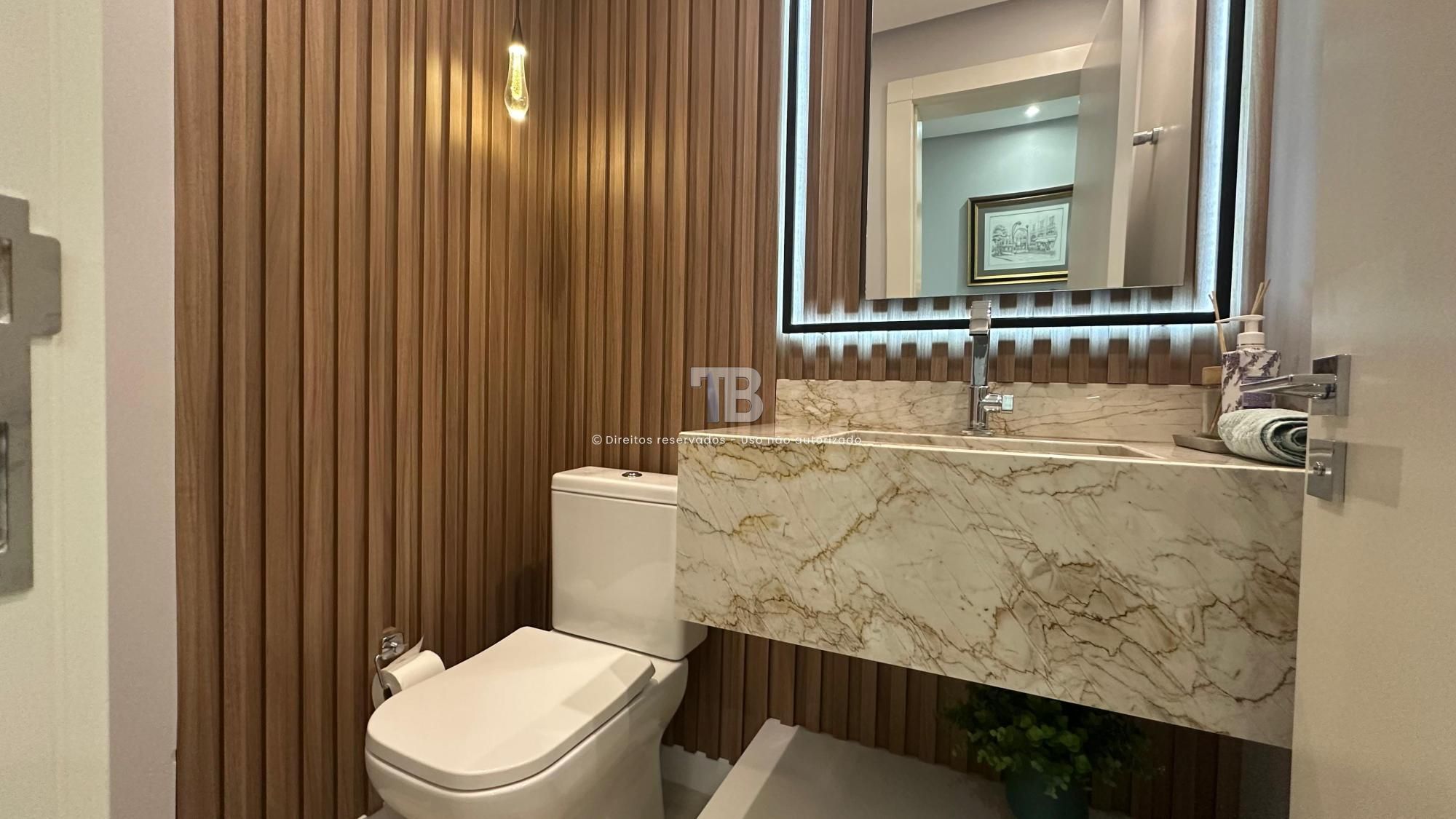 Apartamento Semimobiliado no Centro