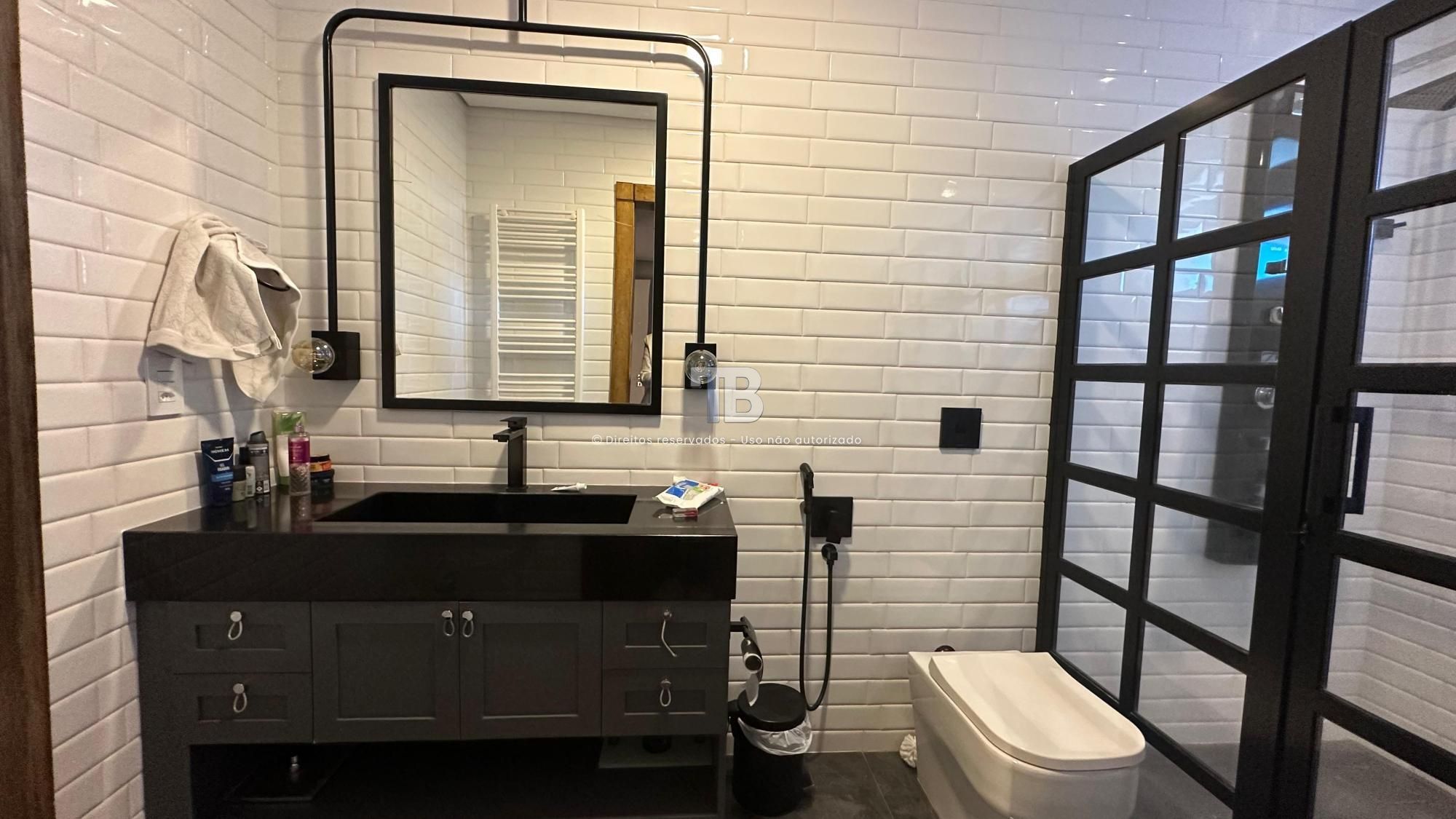 Casa de Alto Padrão Semimobiliada