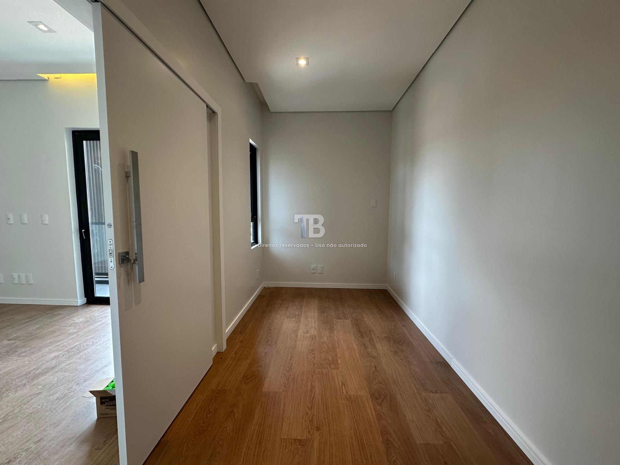 Casa em Condomínio Fechado