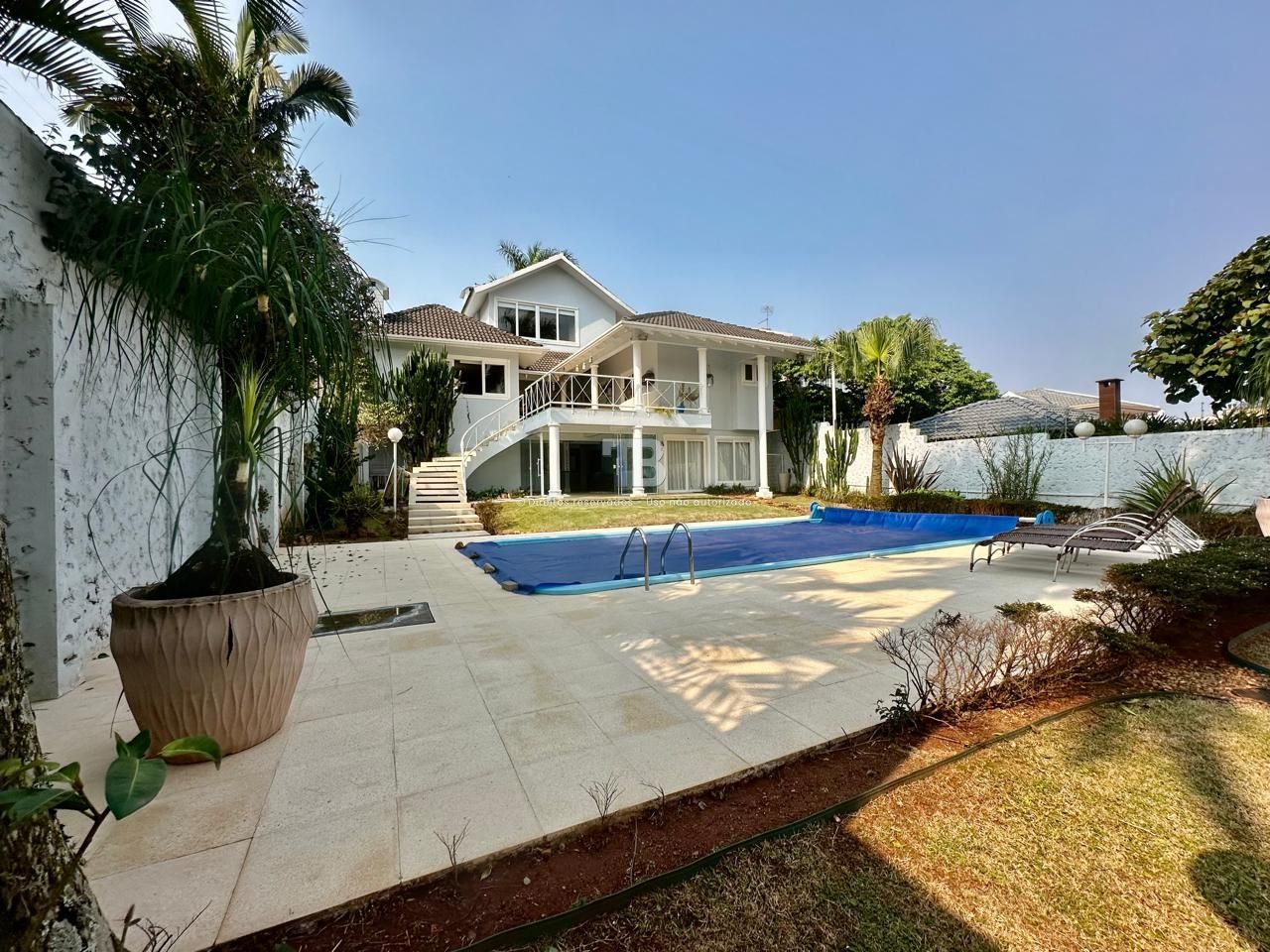 Casa Semimobiliada com 3 Suítes