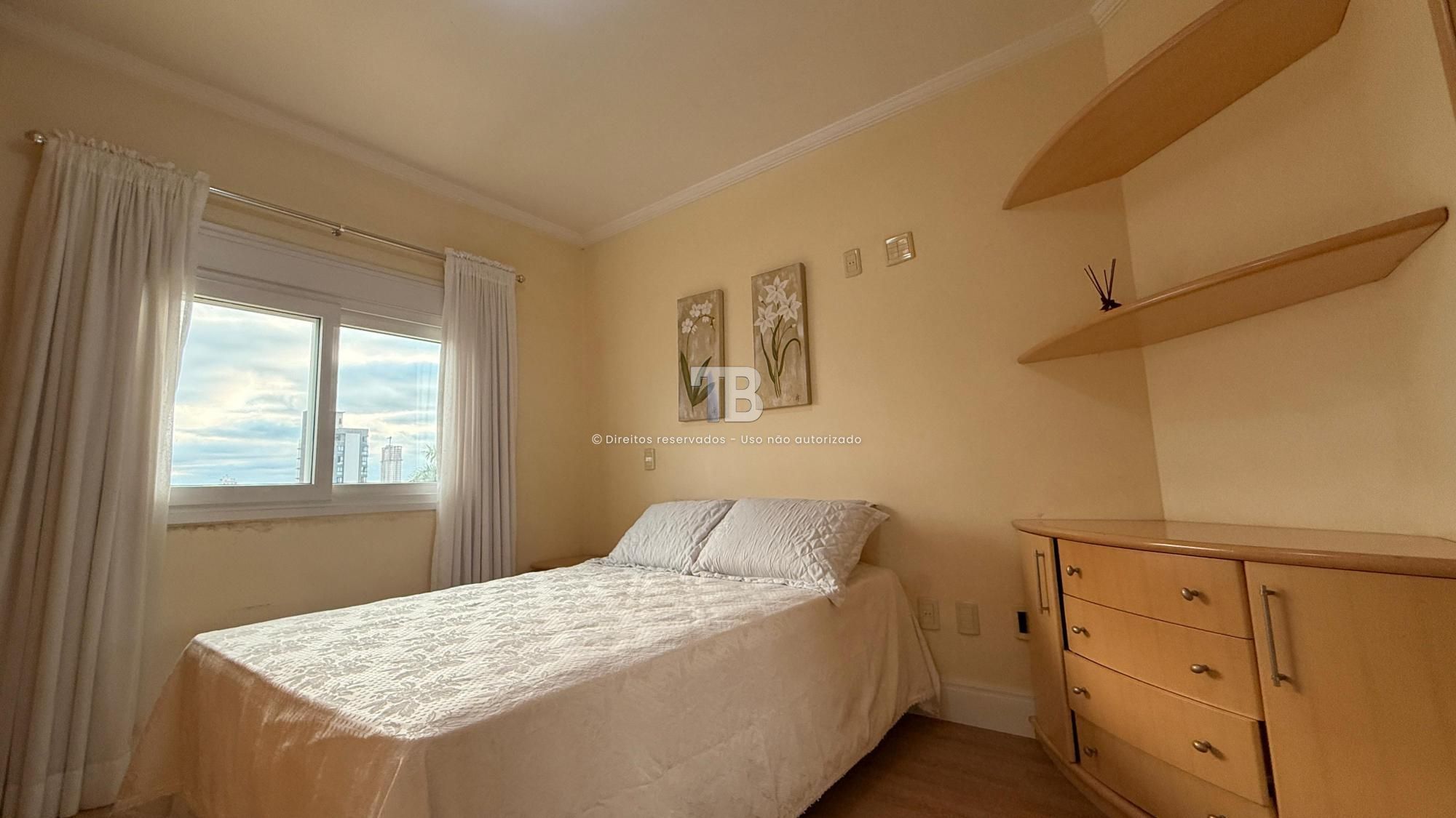 Casa Semimobiliada com quatro dormitórios