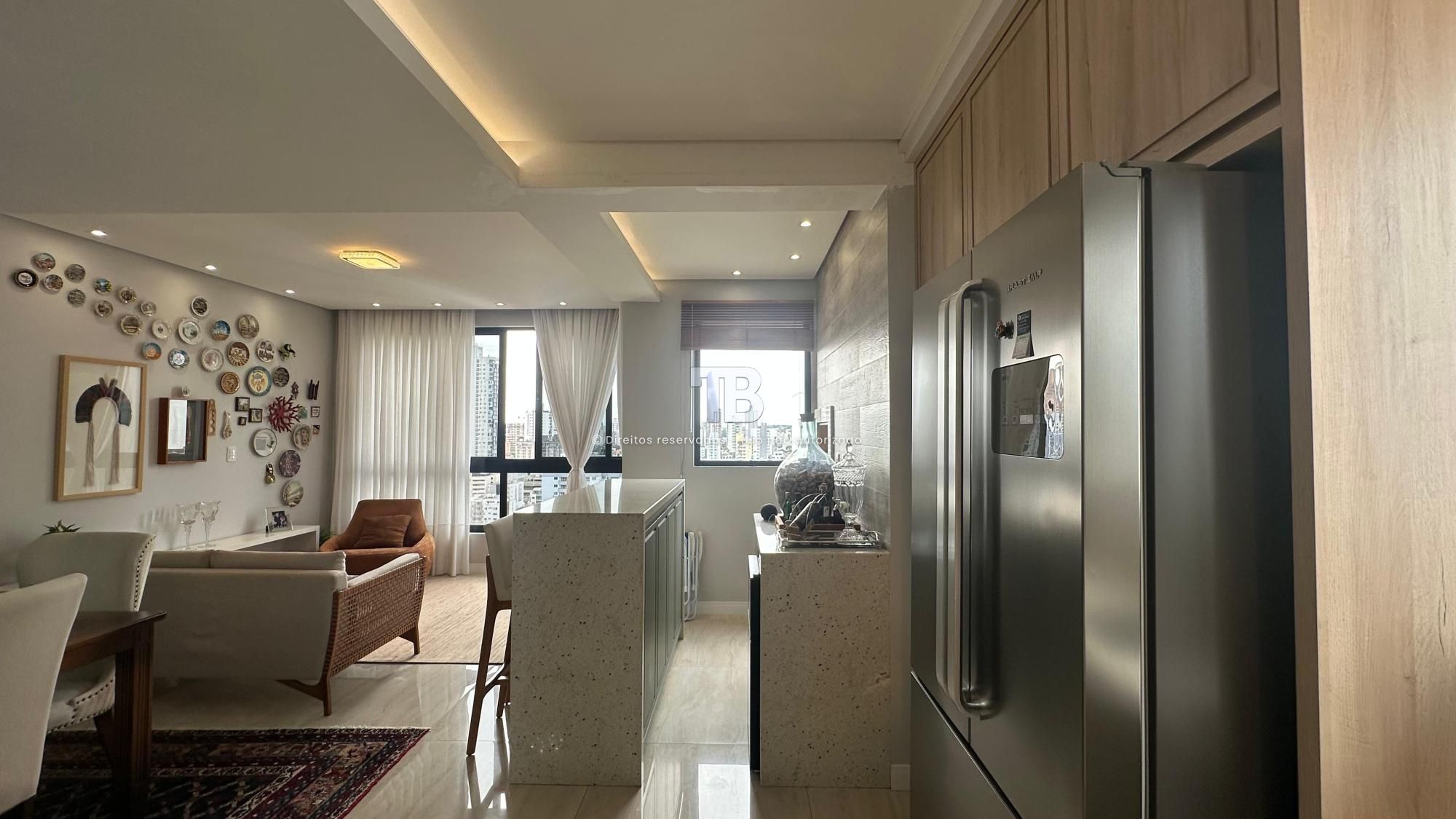 Apartamento Semimobiliado no Centro