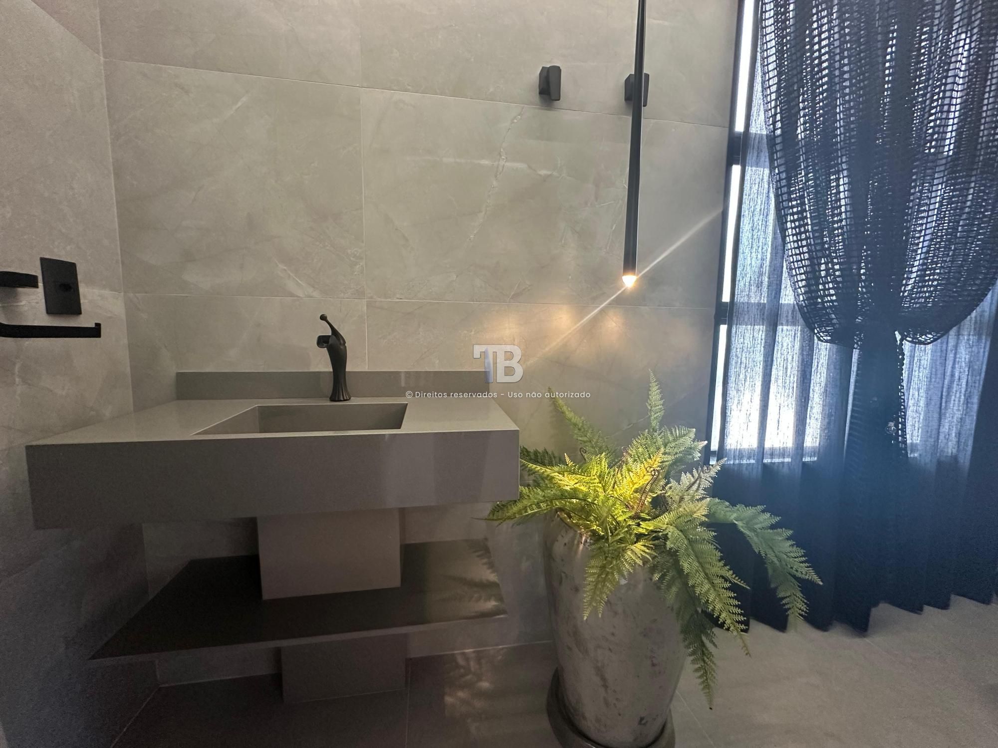 Casa em Condomínio Fechado