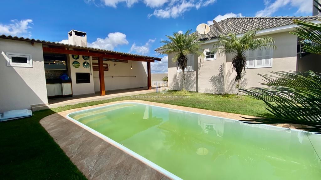 1069 – Casa térrea com piscina e semi mobiliada, no Passo dos Fortes
