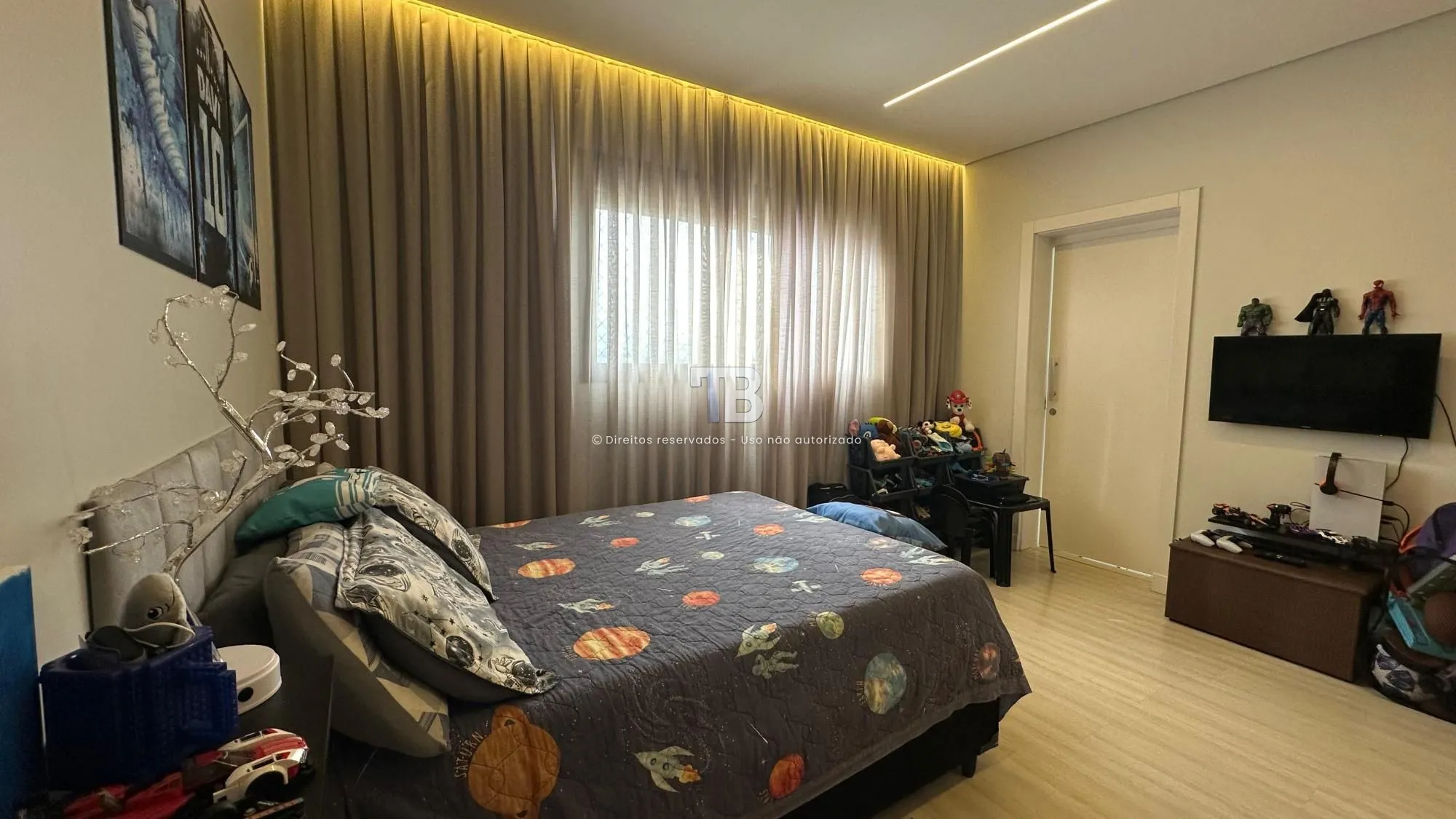 Apartamento Semimobiliado em ótima localização