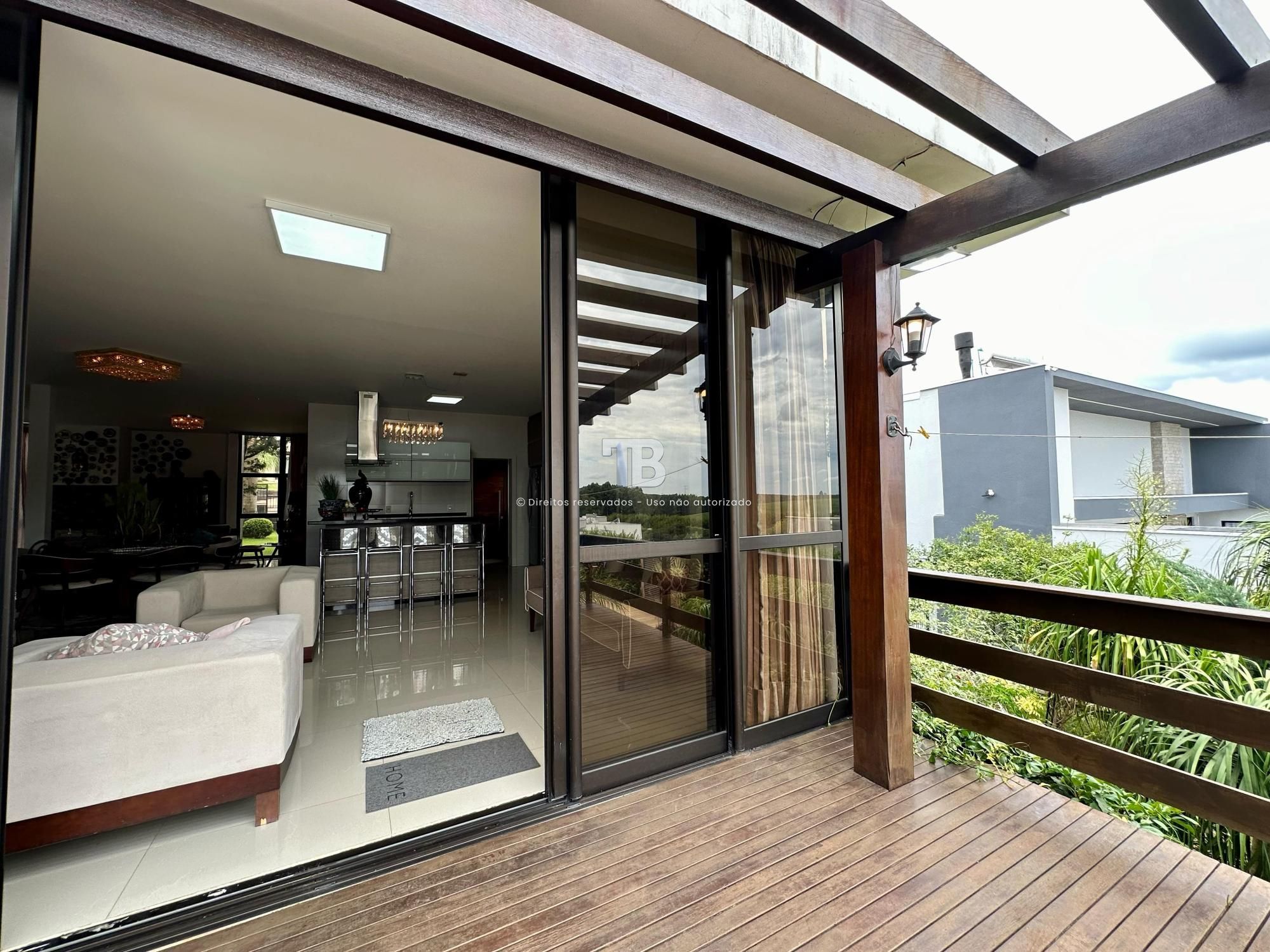 Casa em condomínio fechado