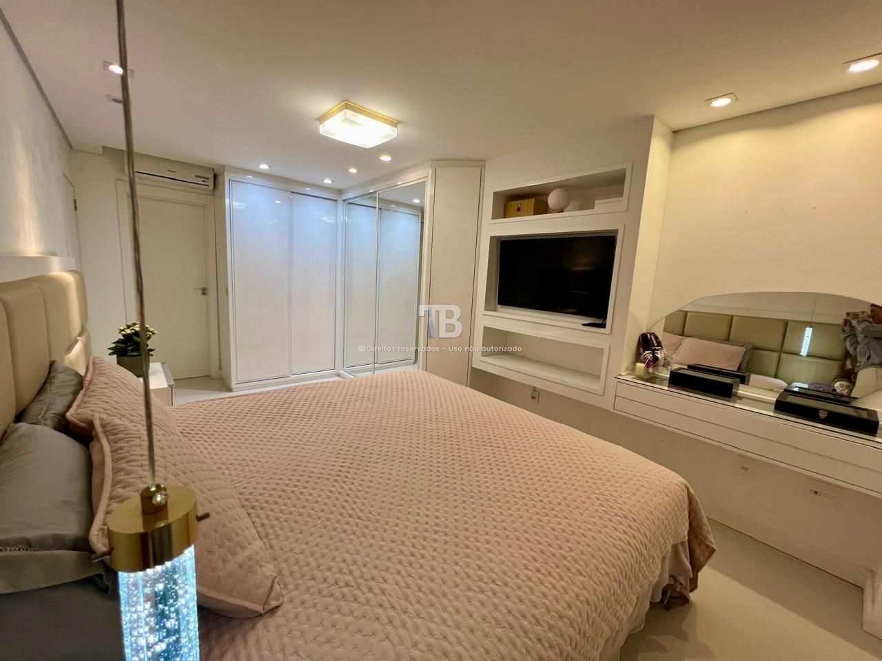 Apartamento Semimobiliado duas suítes