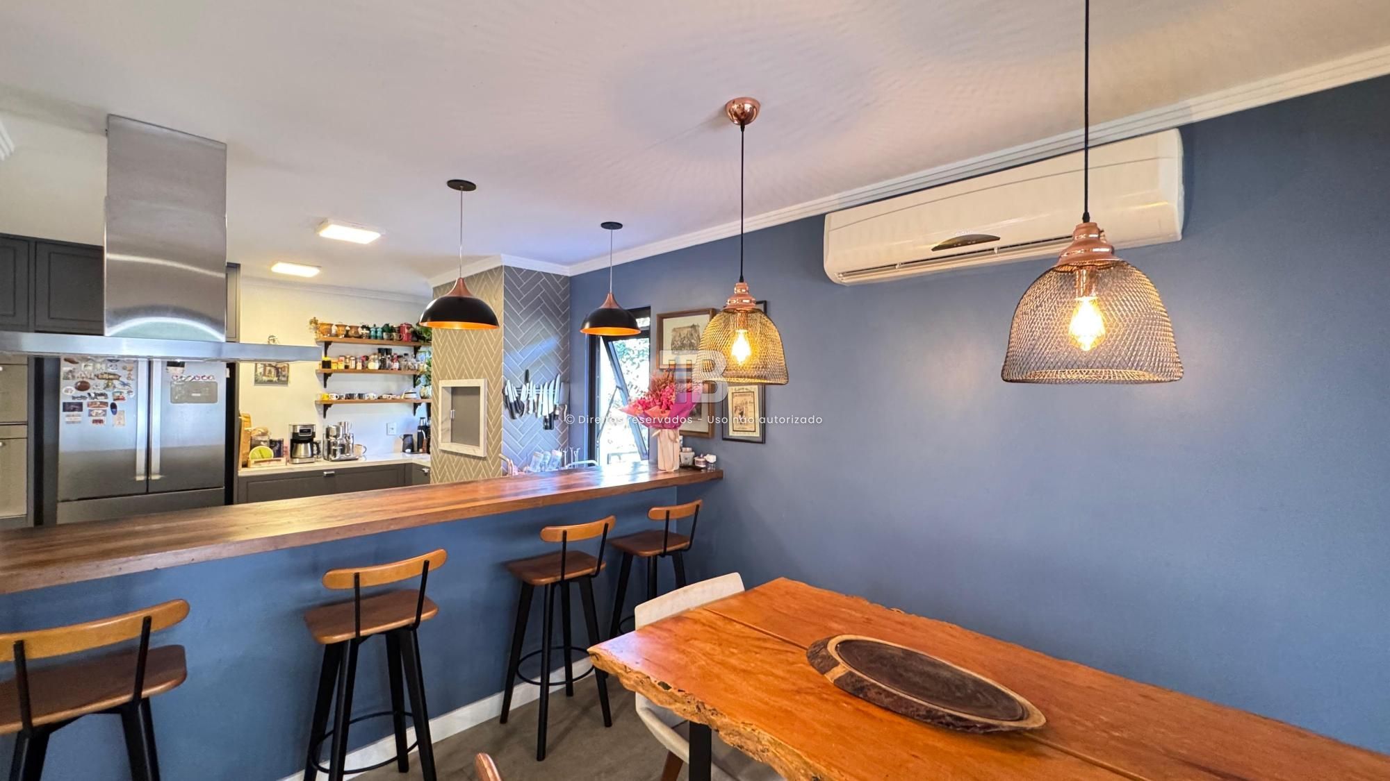 Casa em Condomínio Fechado