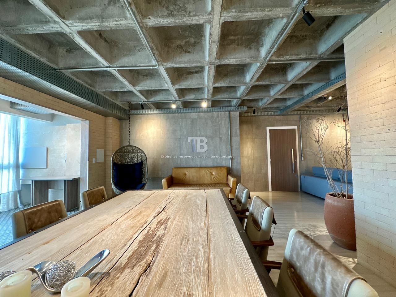 Apartamento Semimobiliado à Venda