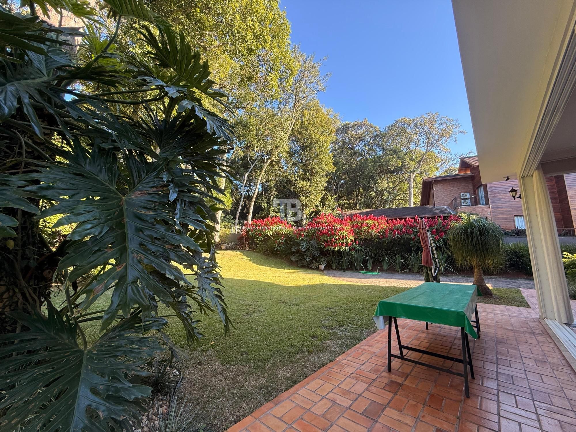 Casa Mobiliada Em Condomínio Fechado