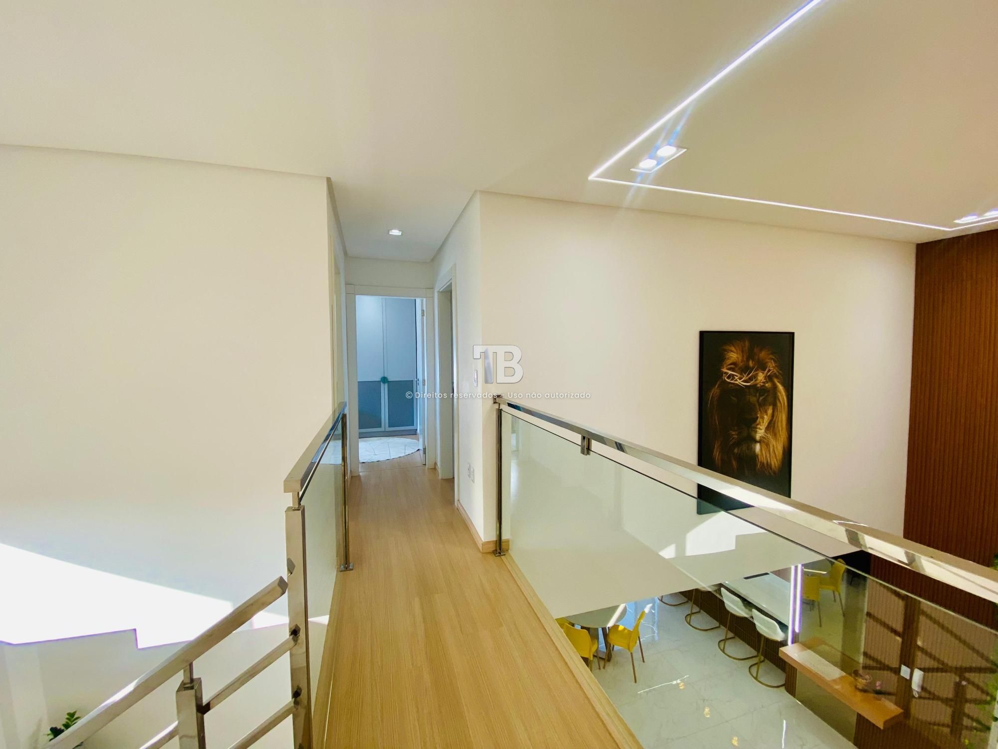 Casa Semimobiliada à Venda no Universitário