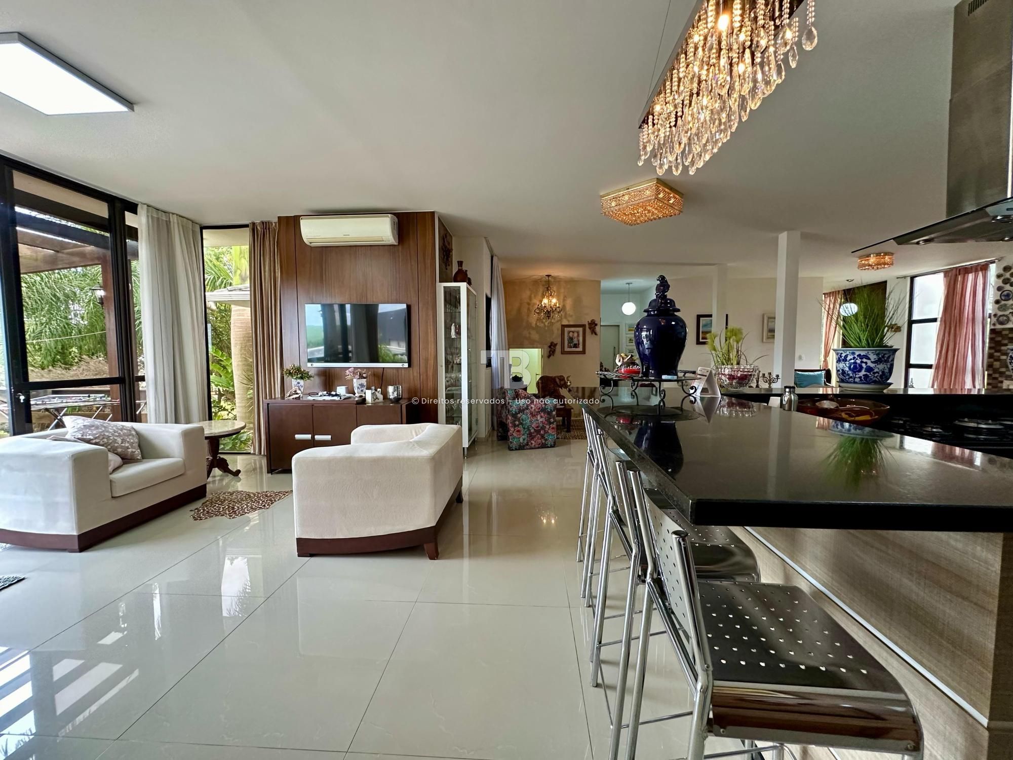 Casa em condomínio fechado