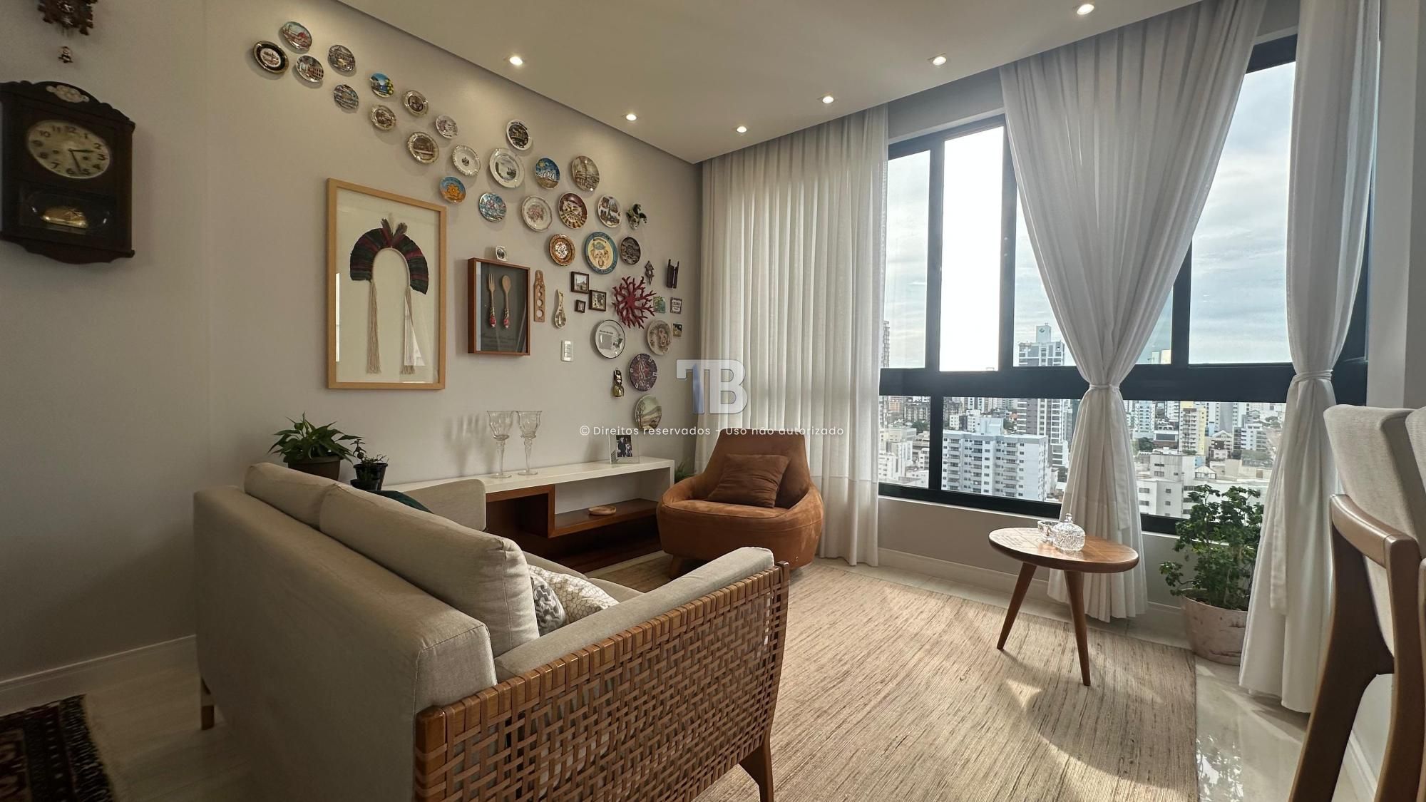 Apartamento Semimobiliado no Centro