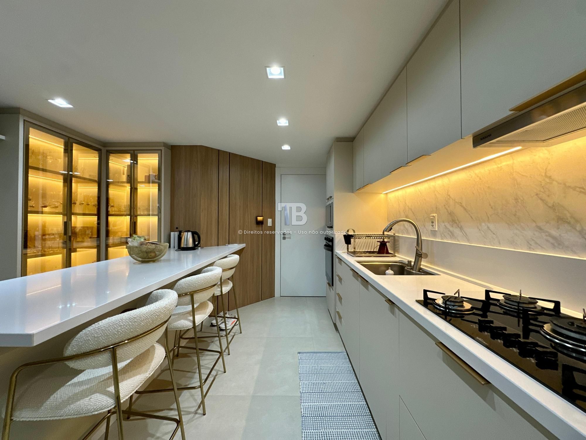 Apartamento Mobiliado à Venda