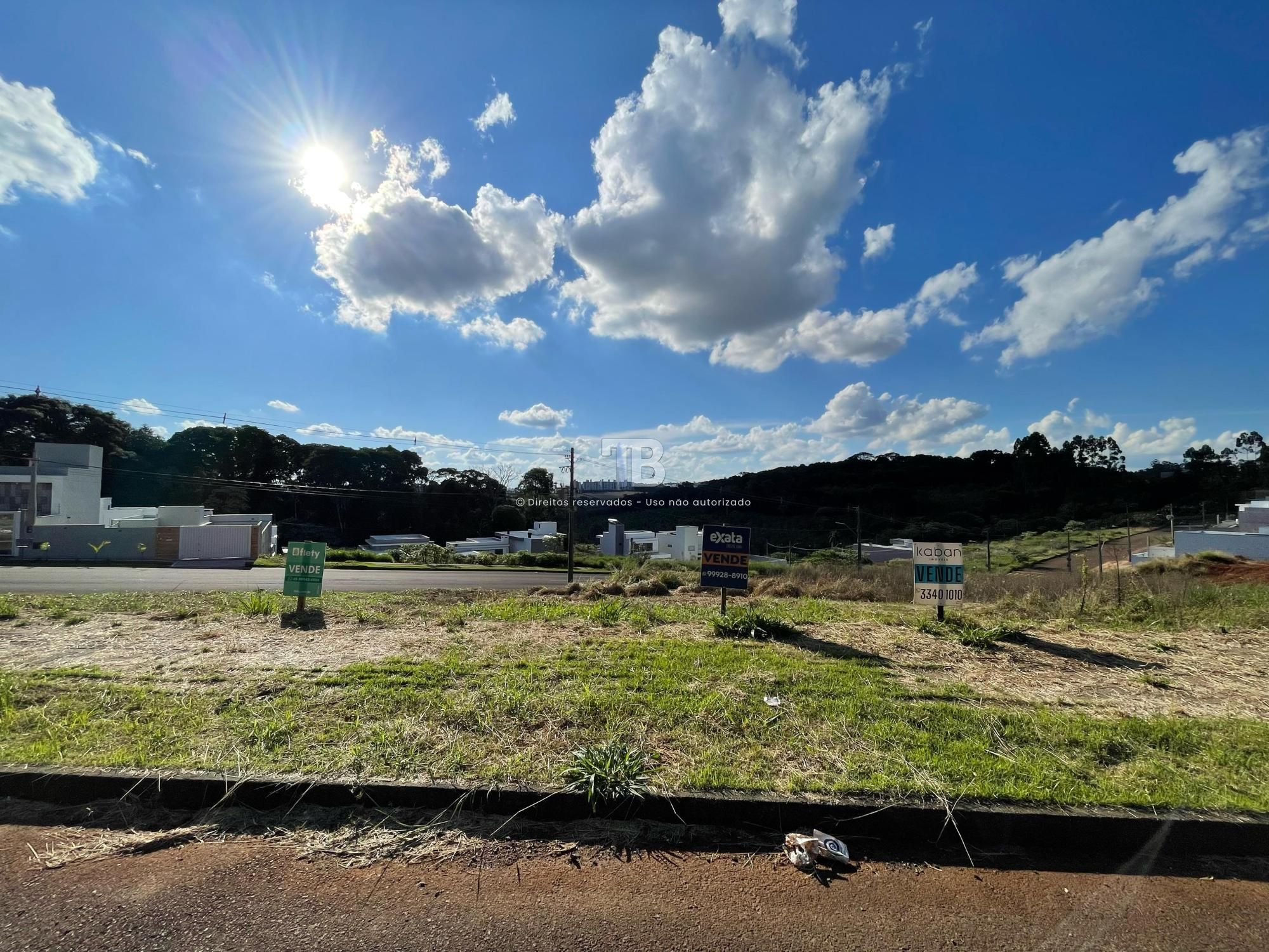Terreno à venda com 476m²