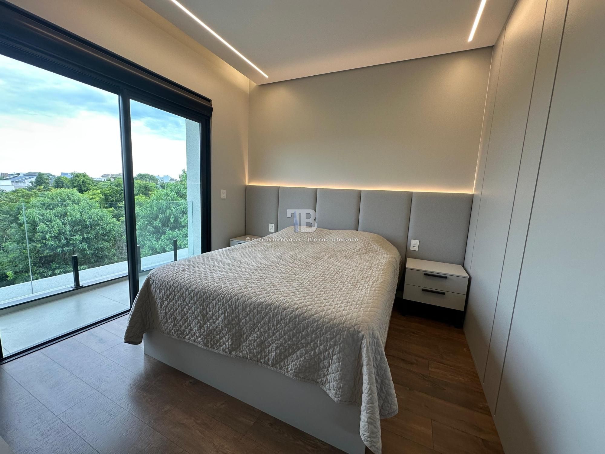 Casa Semimobiliada com Piscina