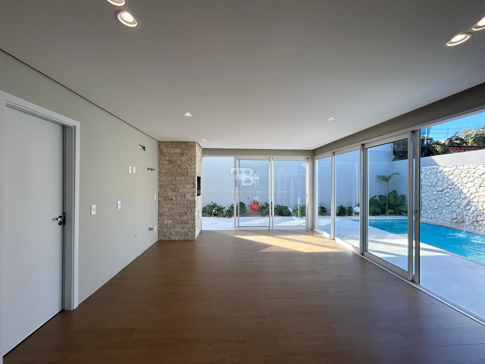 Casa Nova à venda com piscina