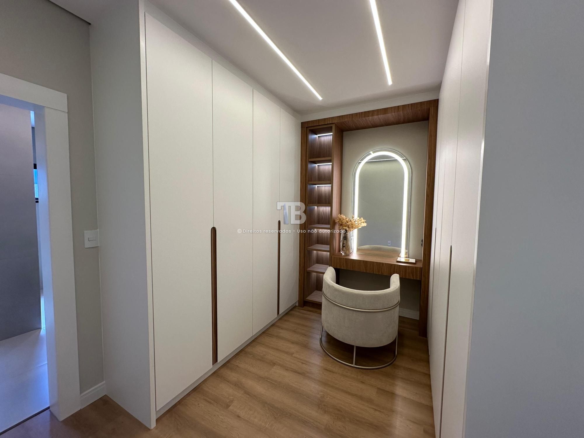 Casa Semimobiliada em Condomínio Fechado