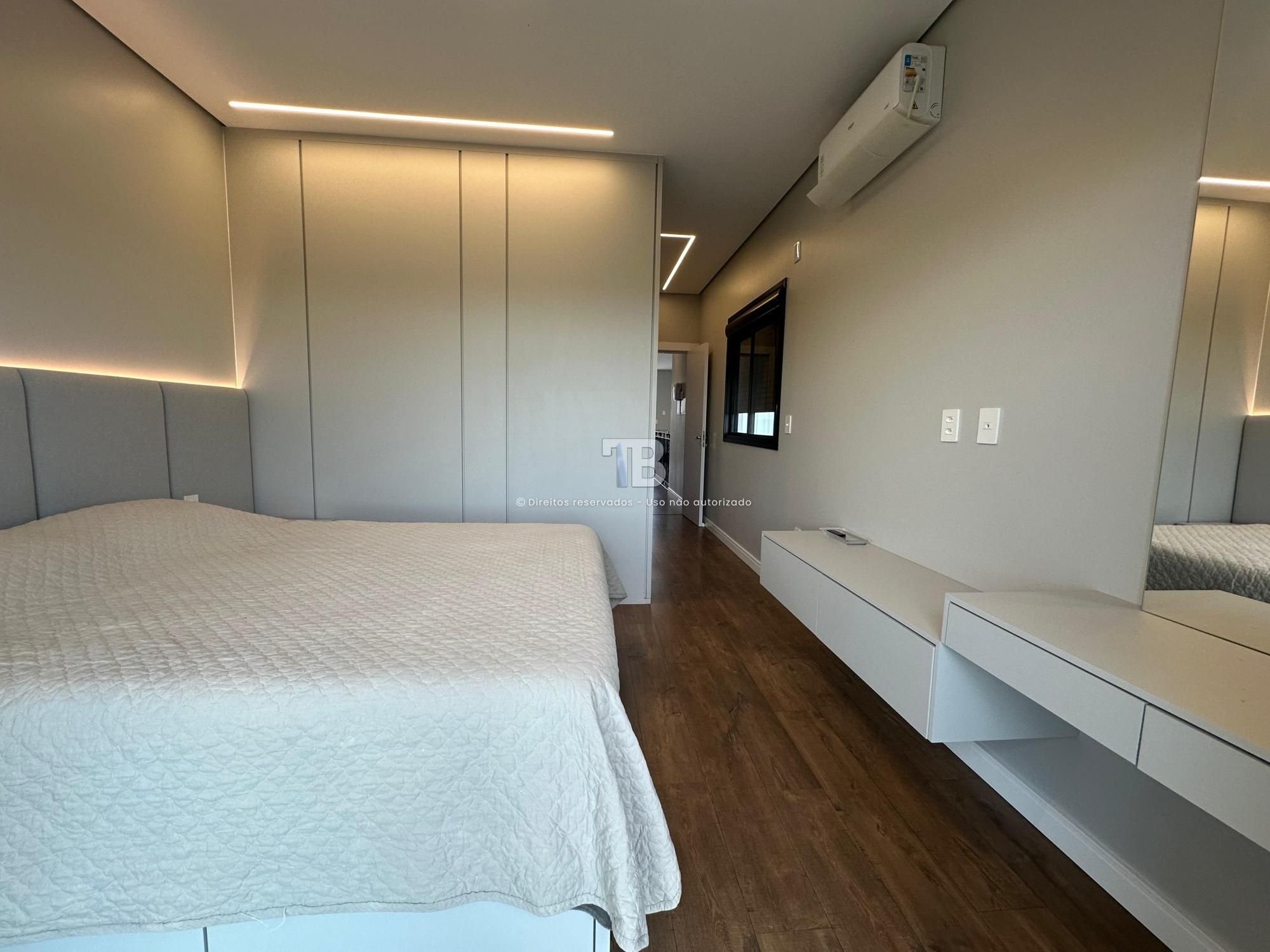 Casa Semimobiliada com Piscina