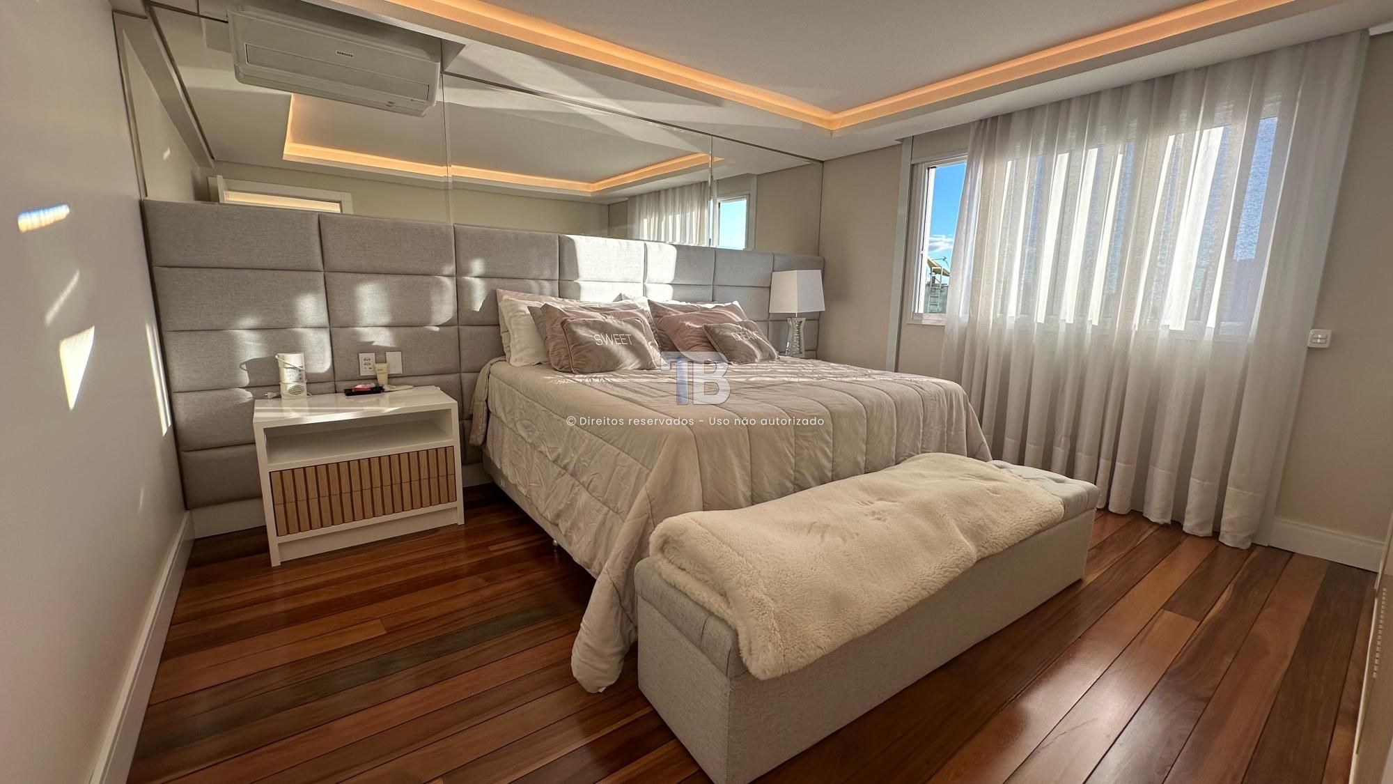 Casa de Alto Padrão Semimobiliada