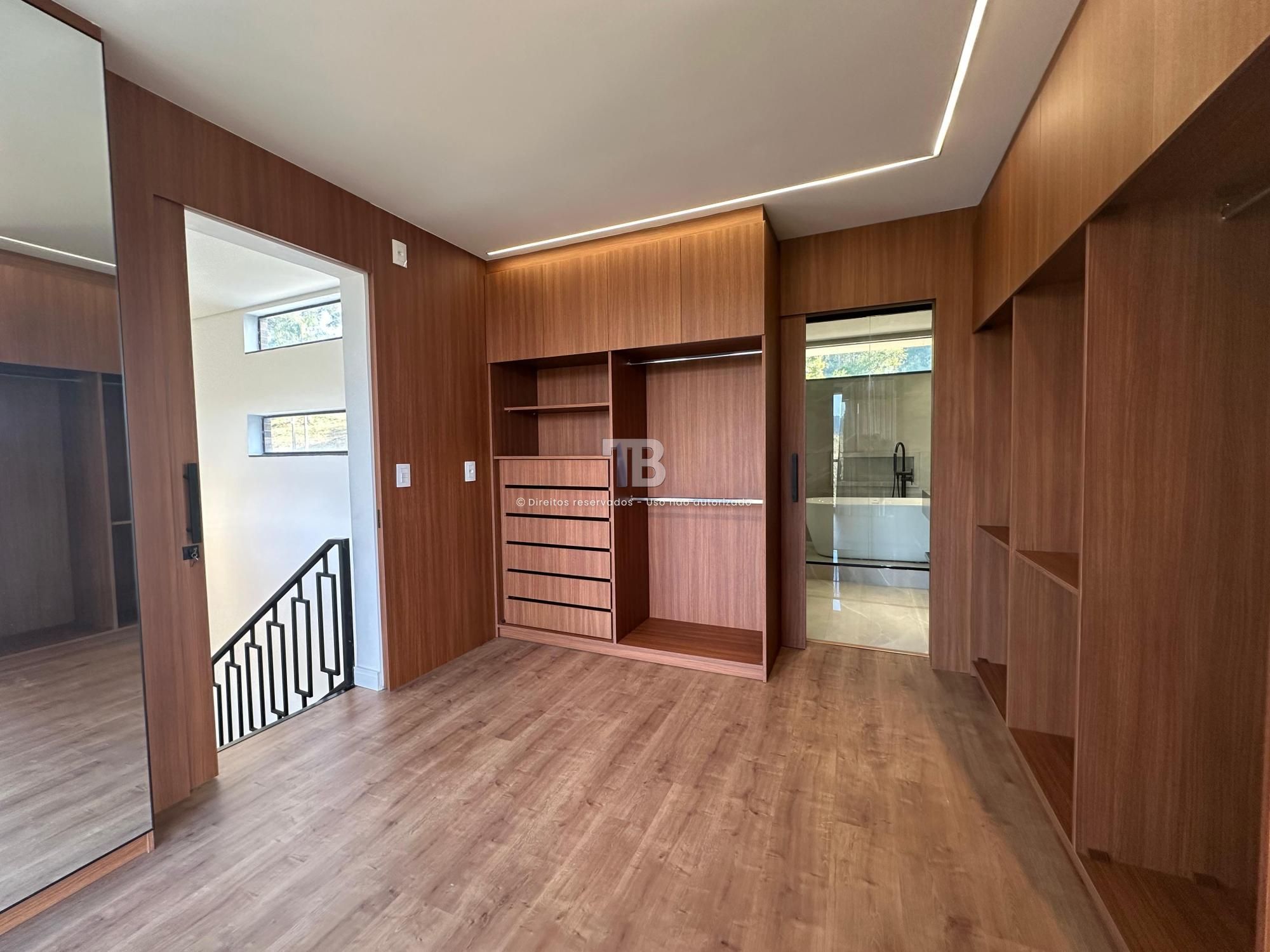 Casa em Condomínio Fechado
