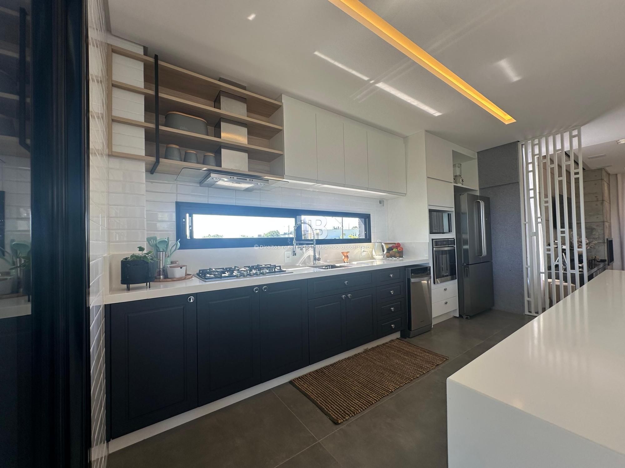 Casa Mobiliada em Condomínio Fechado