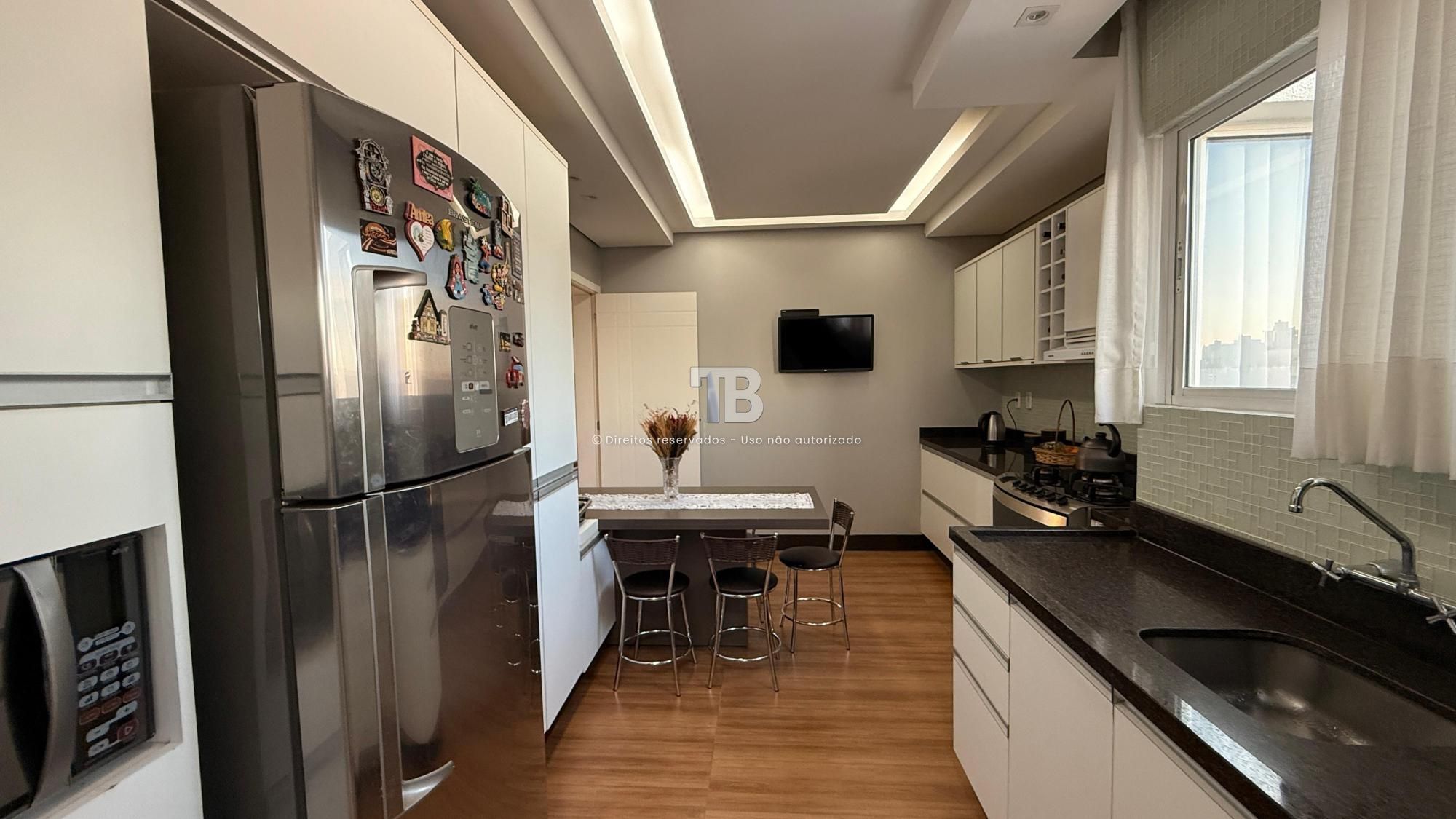 Apartamento Mobiliado com 3 suítes