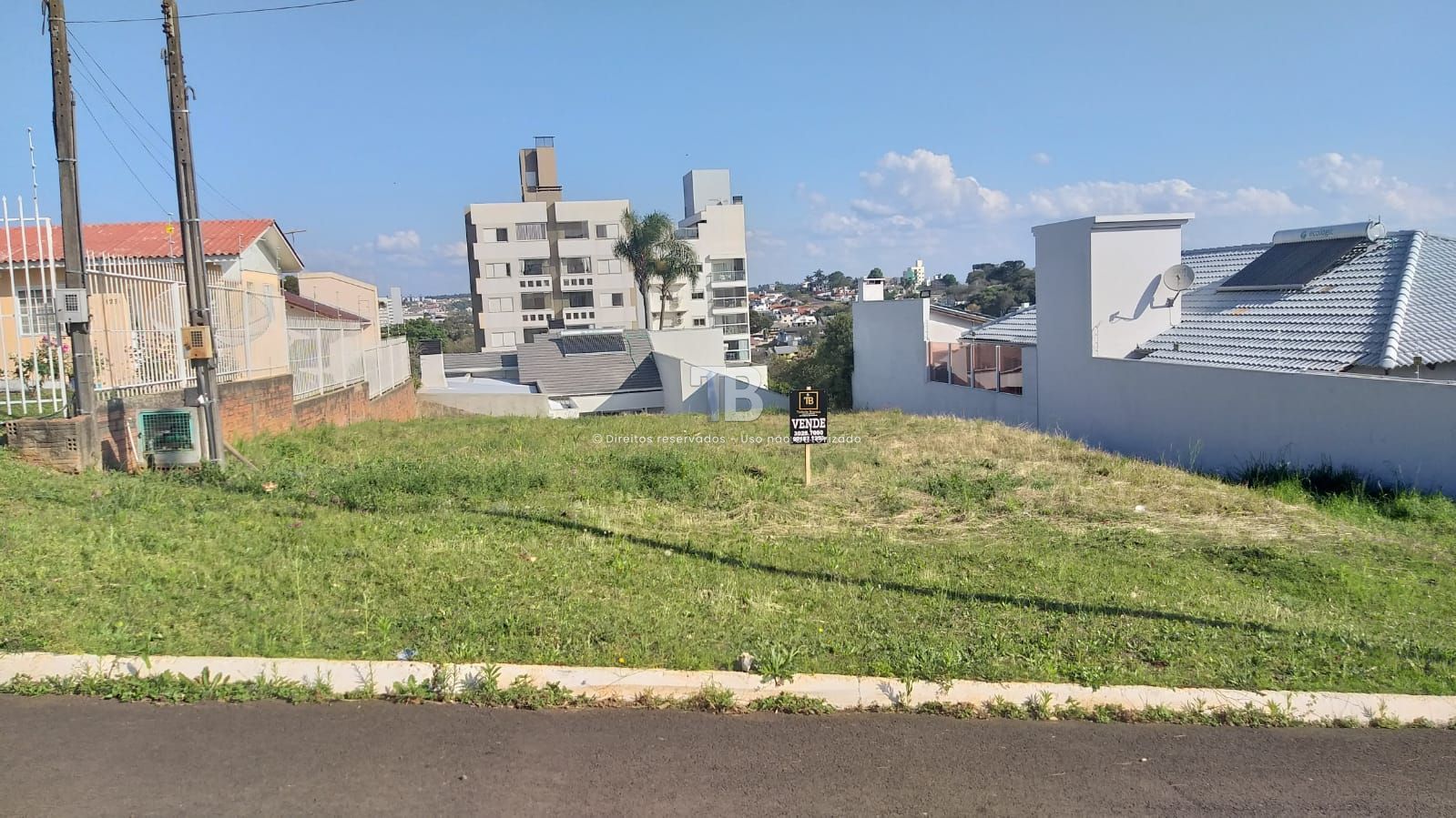 2094 – Terreno com 480m² em Localização Privilegiada – Próximo da Casan