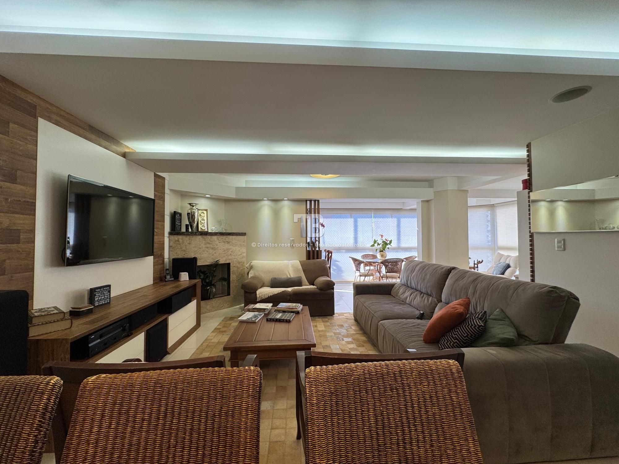 Apartamento com 4 dormitórios