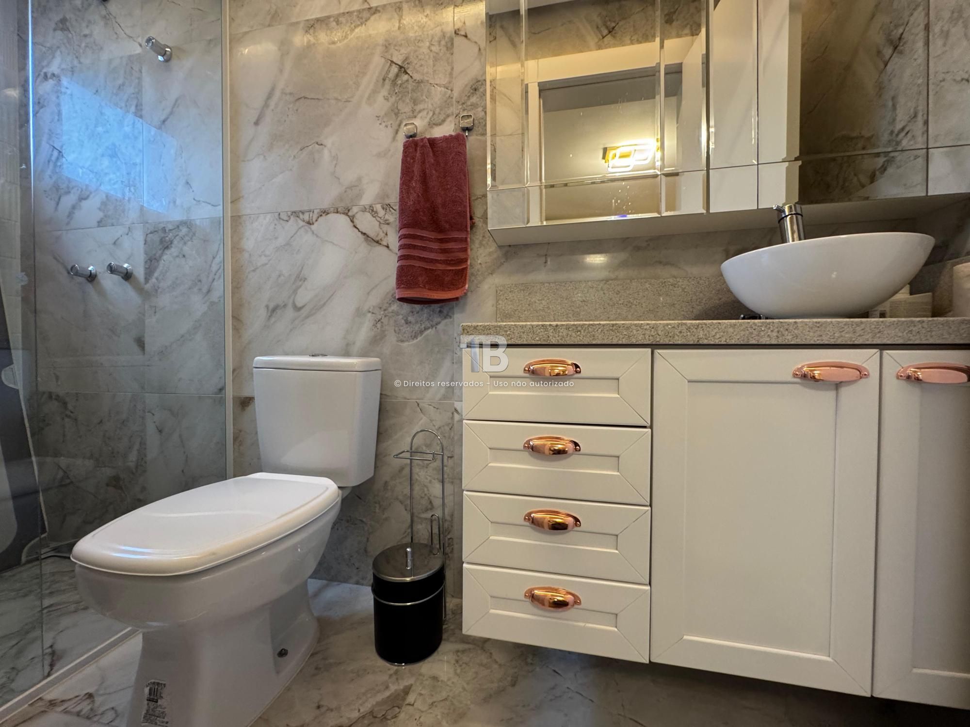 Apartamento Mobiliado à Venda