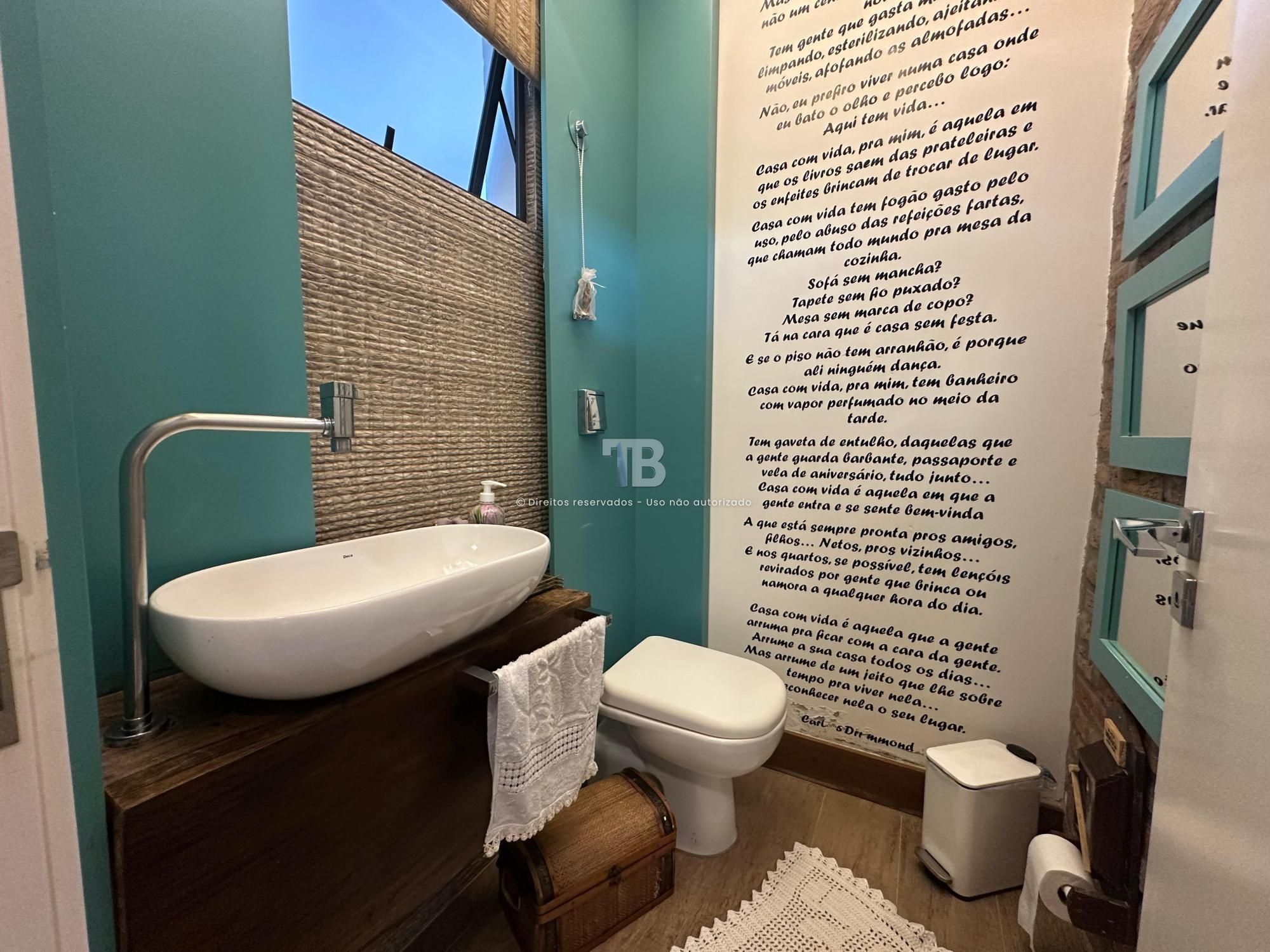 Casa em Condomínio Fechado