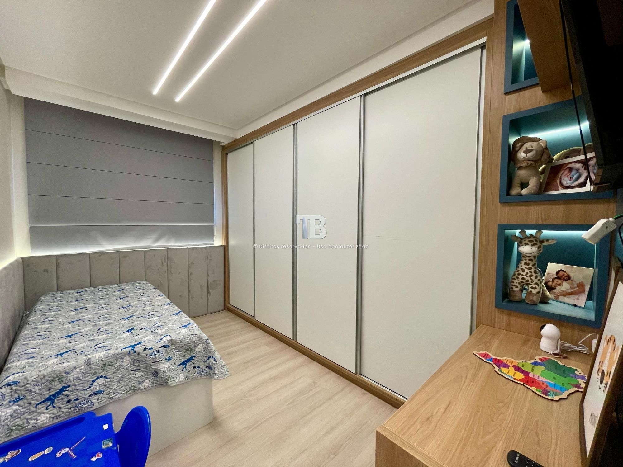Apartamento Semimobiliado Suíte mais um Dormitório