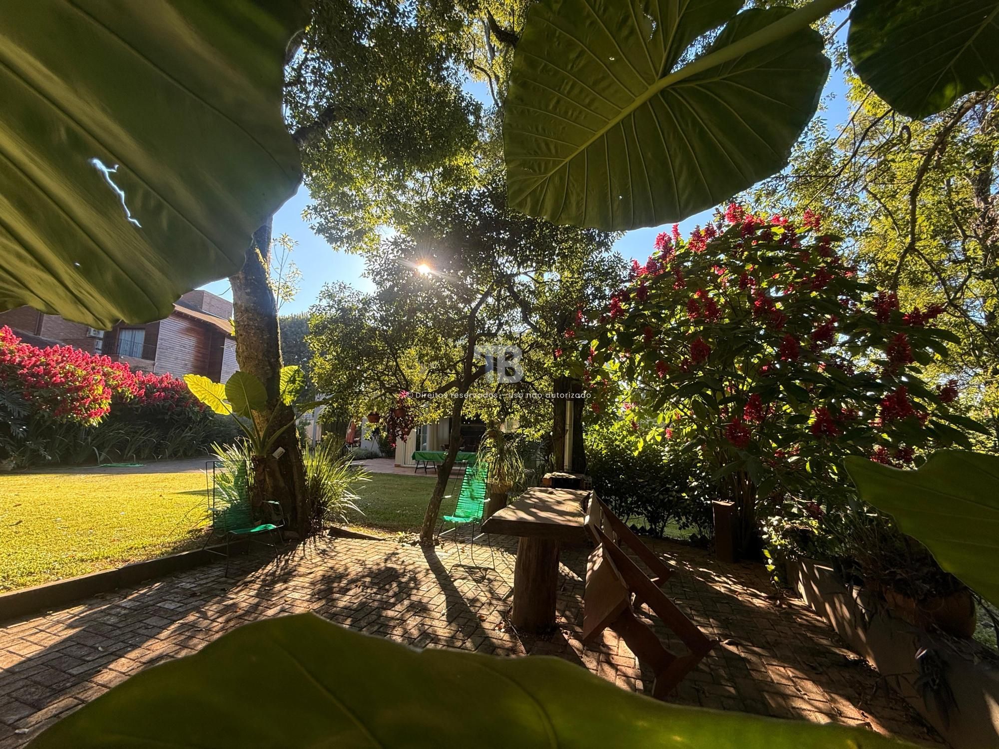 Casa Mobiliada Em Condomínio Fechado