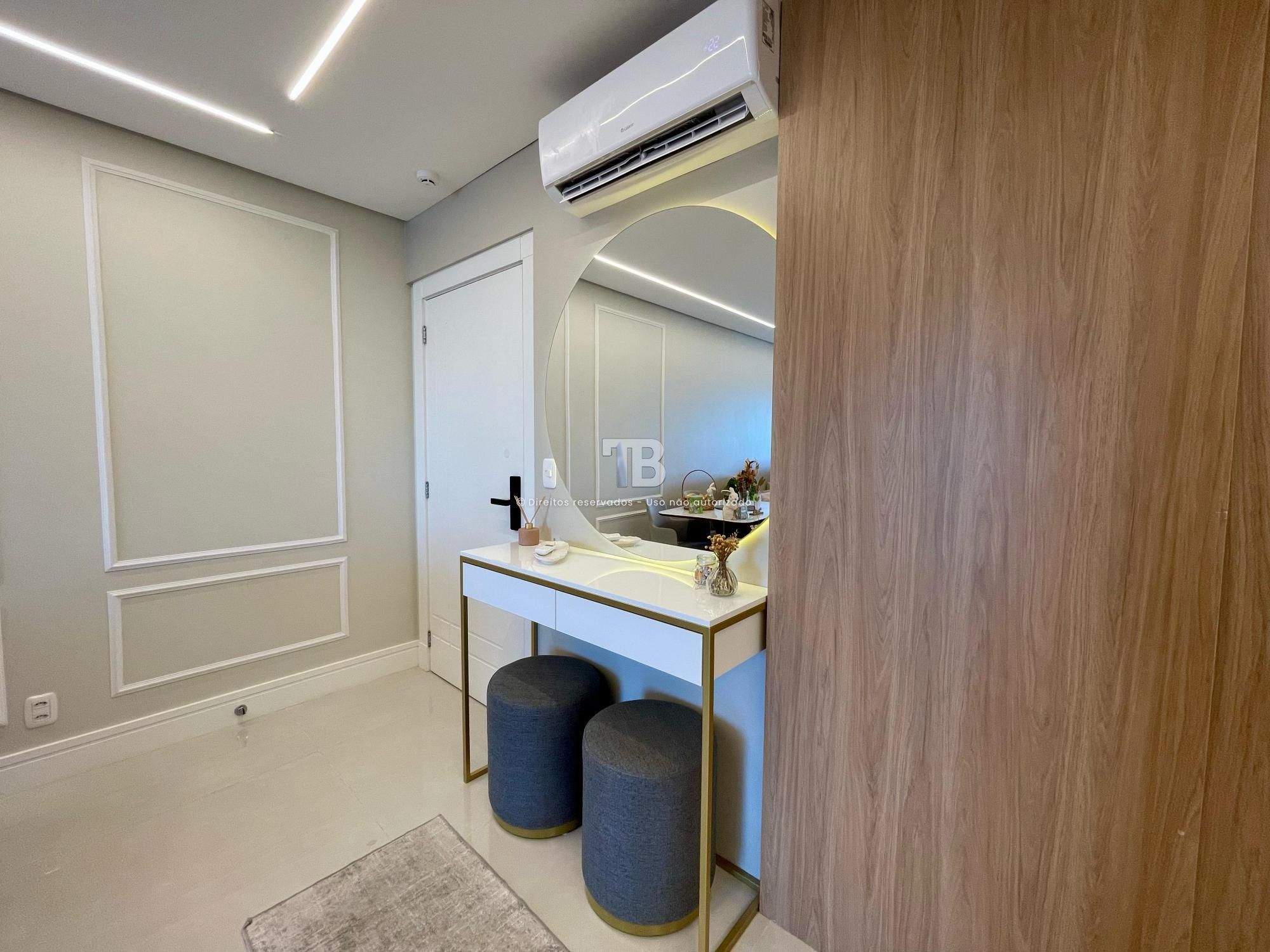 Apartamento Semimobiliado Suíte mais um Dormitório