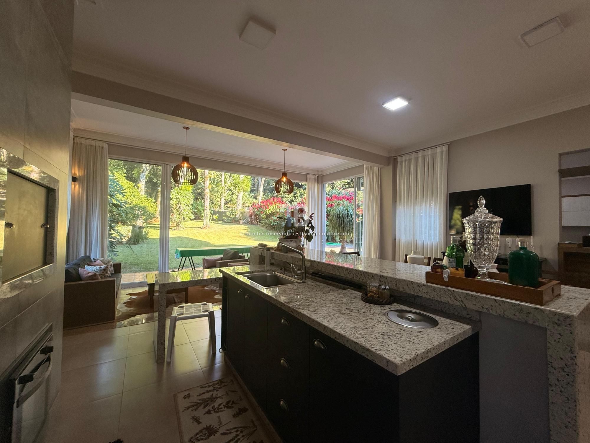 Casa Mobiliada Em Condomínio Fechado