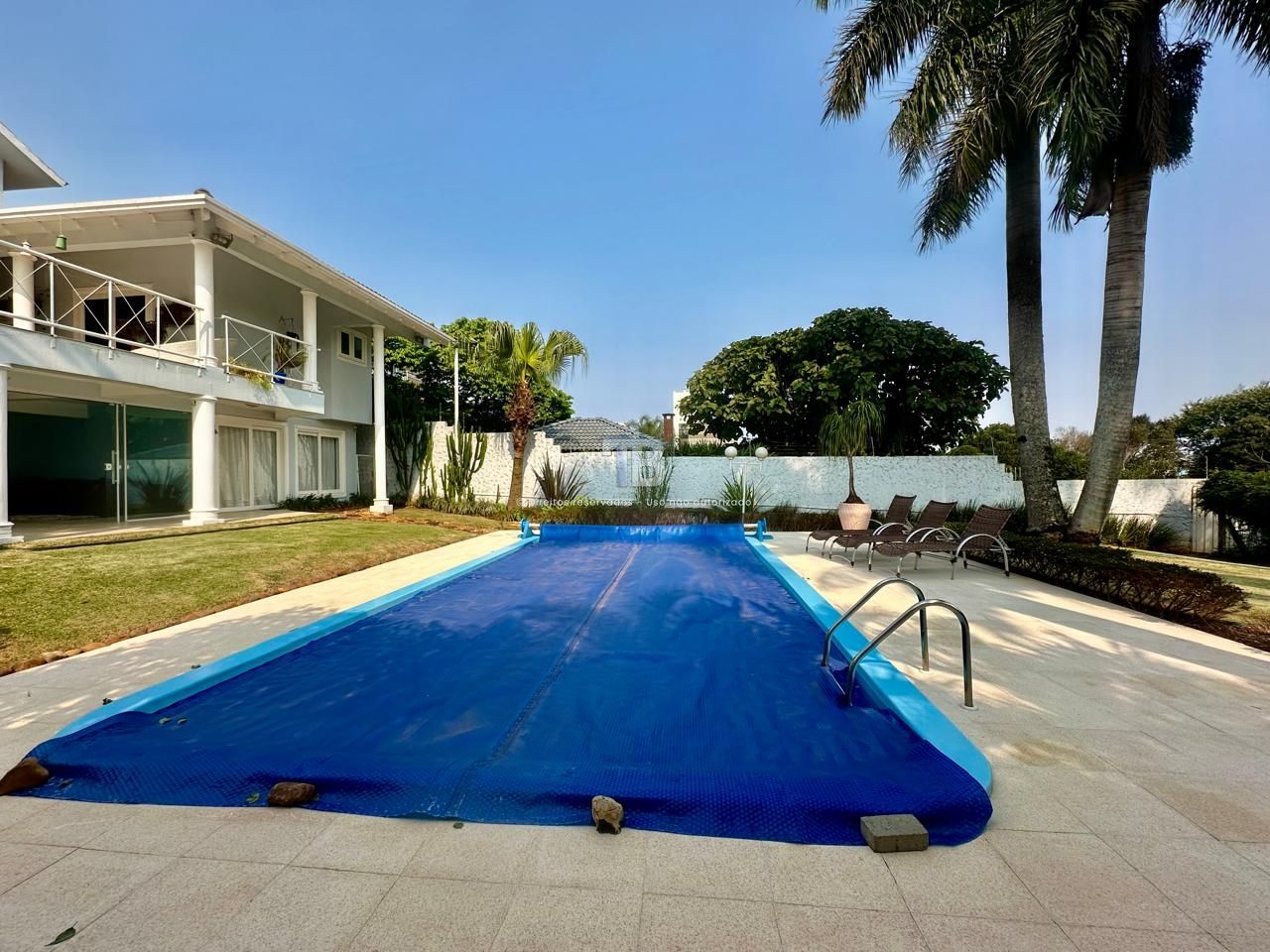 Casa Semimobiliada com 3 Suítes